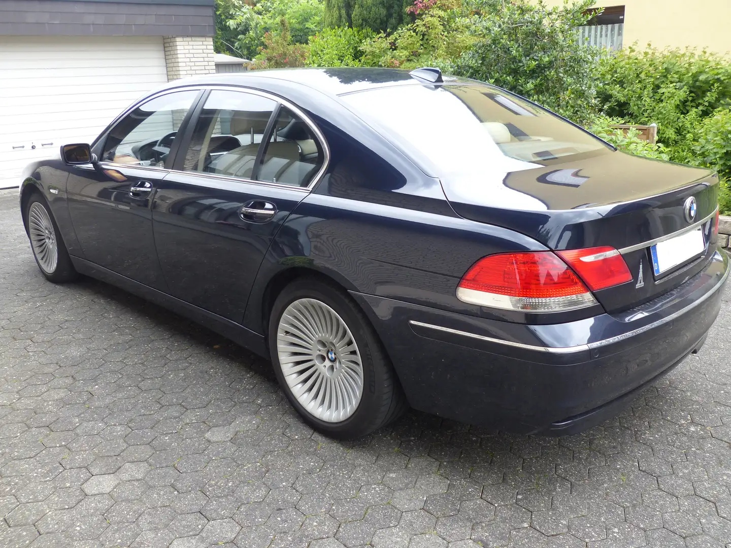 BMW 750 750i Bleu - 2