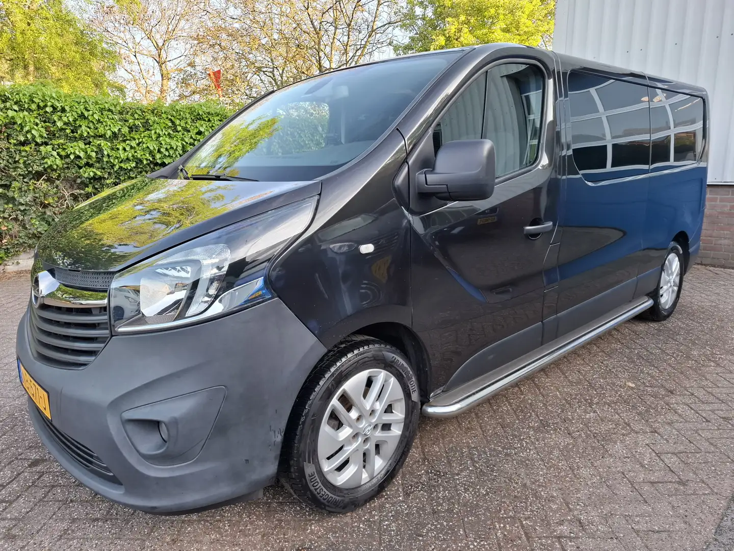 Opel Vivaro Combi 1.6 CDTI L2H1 BiTurbo ecoFLEX 19950.- INCL B Noir - 1