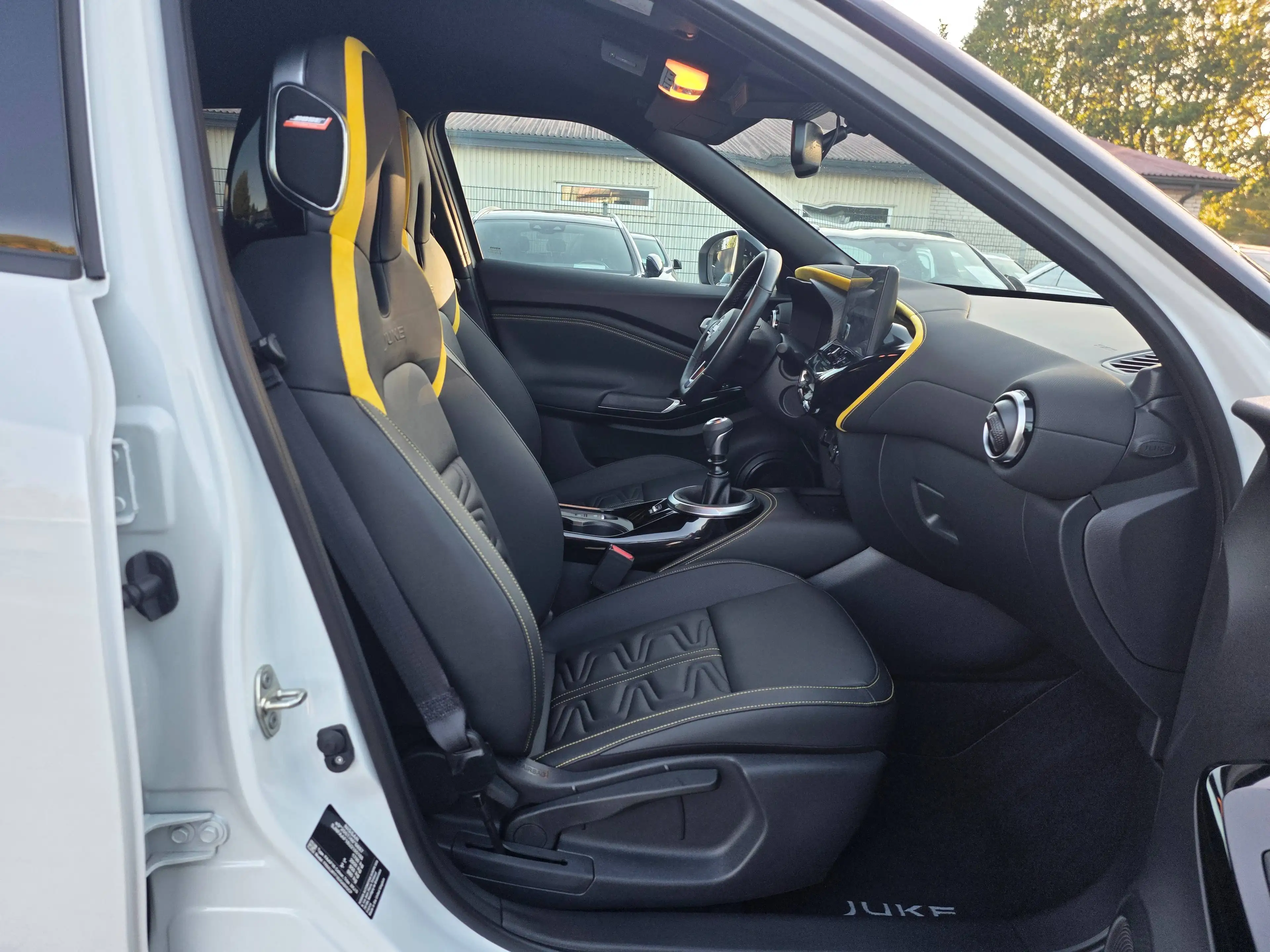Nissan Juke 1.0 DIG-T N-Sport — photo 13