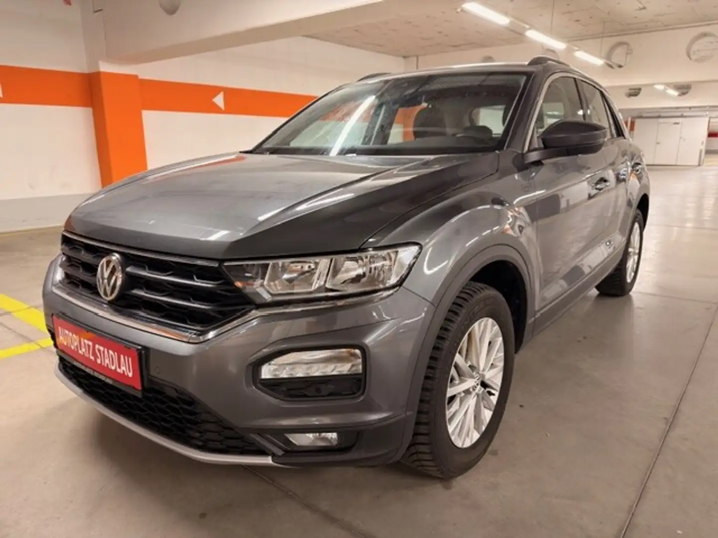 Volkswagen T-Roc 1,0 TSI Design Grau - 1