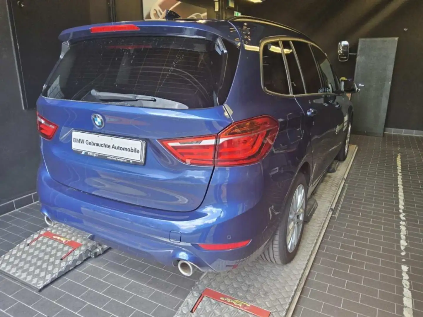 BMW 220 Gran Tourer iA 7-SITZE+NAVI+HUD+LED+LHZ+ACC+ Blau - 2