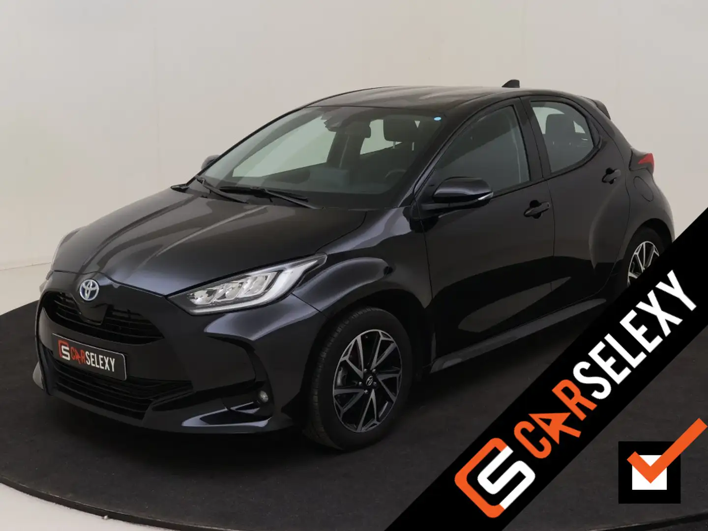 Toyota Yaris 1.5 Hyb. Dynamic | Adap. Cruise | Camera | Climate Zwart - 1