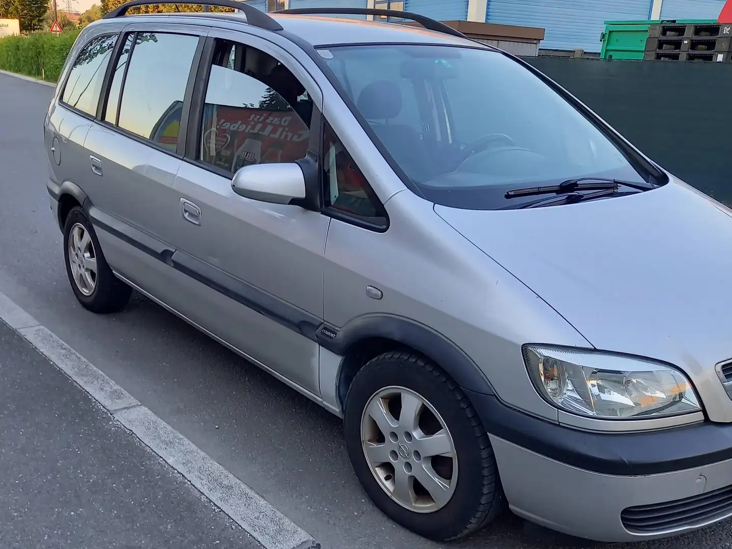 Opel Zafira Zafira Comfort 2,0 16V DTI Comfort Silber - 1