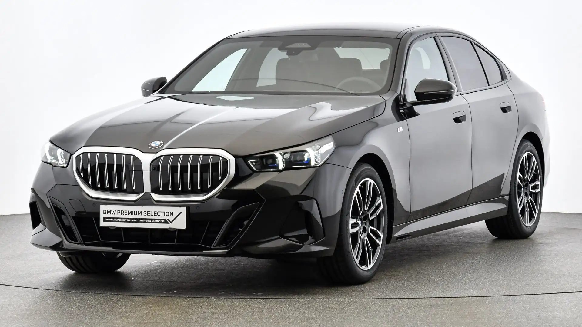 BMW 520 520d xDrive Zwart - 2