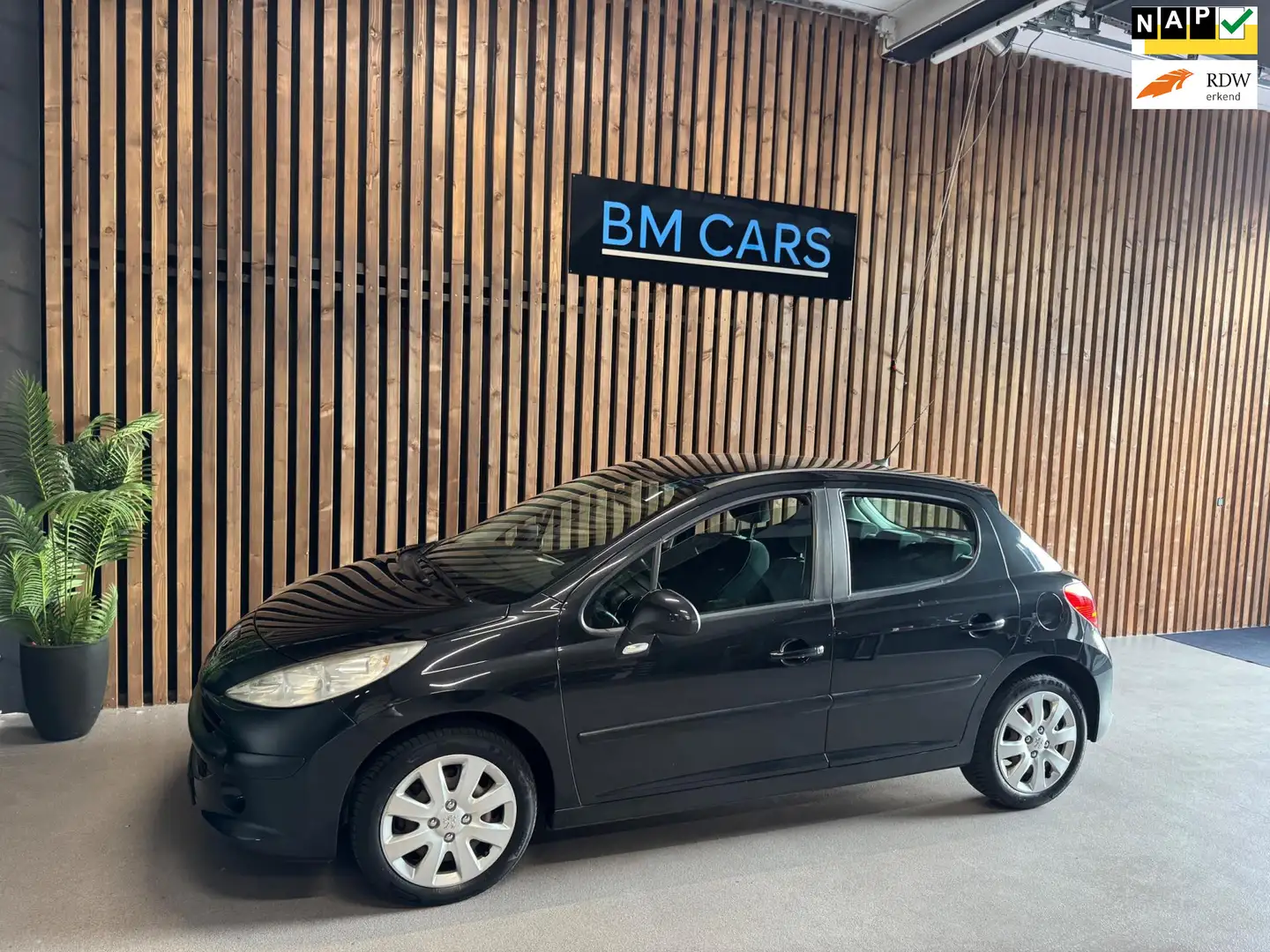 Peugeot 207 1.6-16V XT Airco, NL auto, Nieuwe APK Zwart - 1