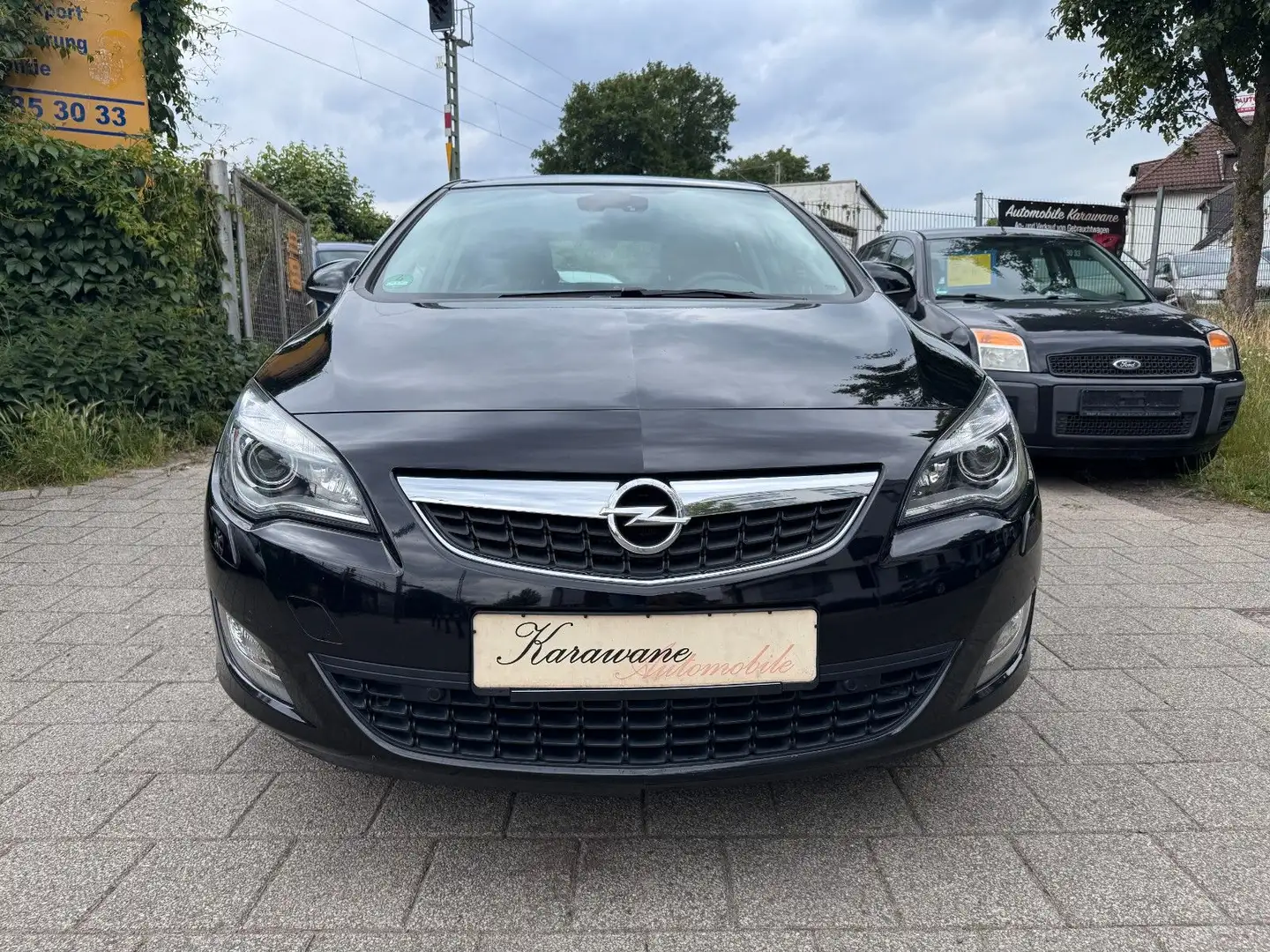 Opel Astra J Lim. 5-trg. Innovation*NAVI*PDC*XENON* Schwarz - 2