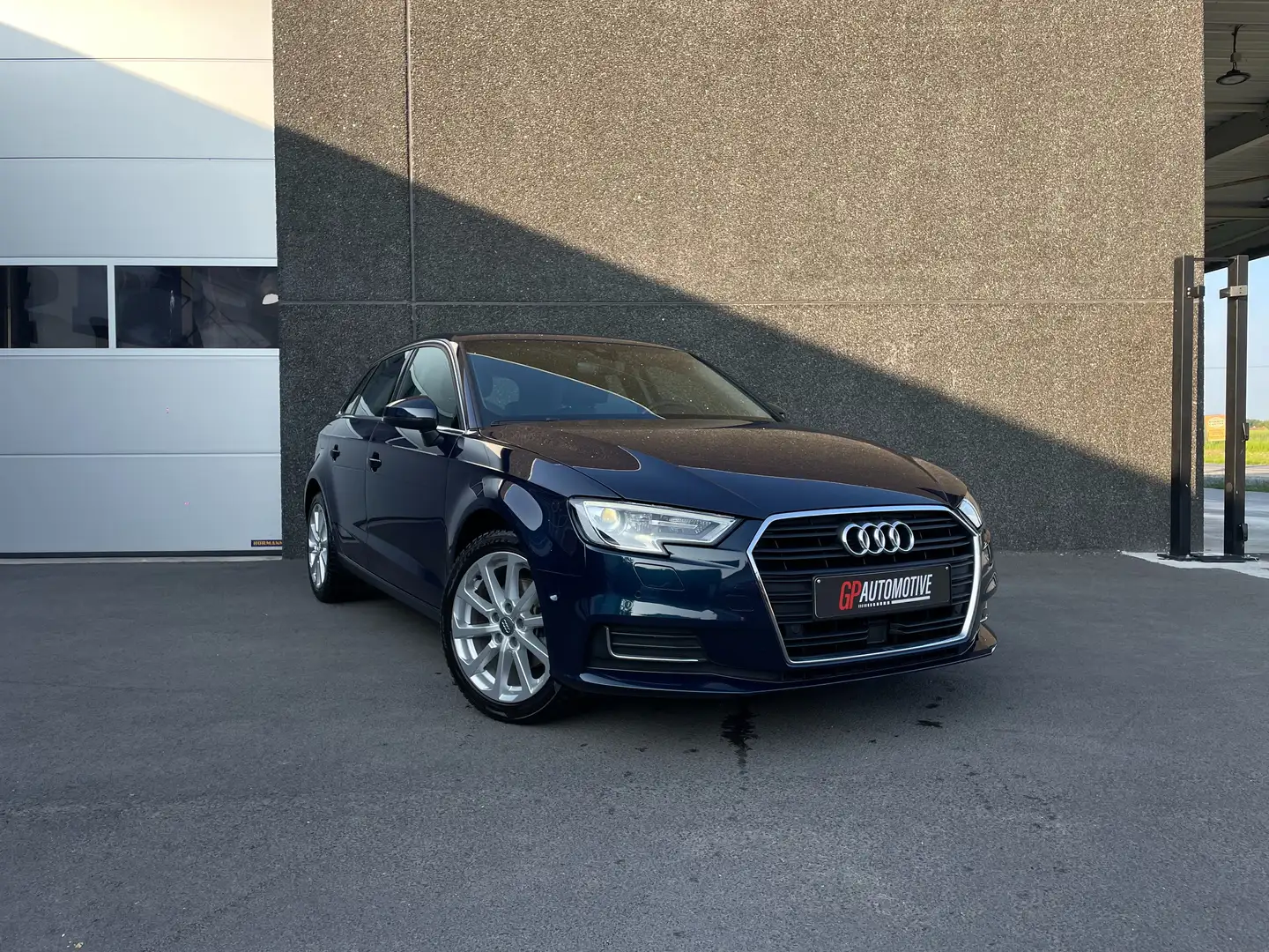 Audi A3 Sportback 1.0 TFSI Design *32.000KM!* Bleu - 1