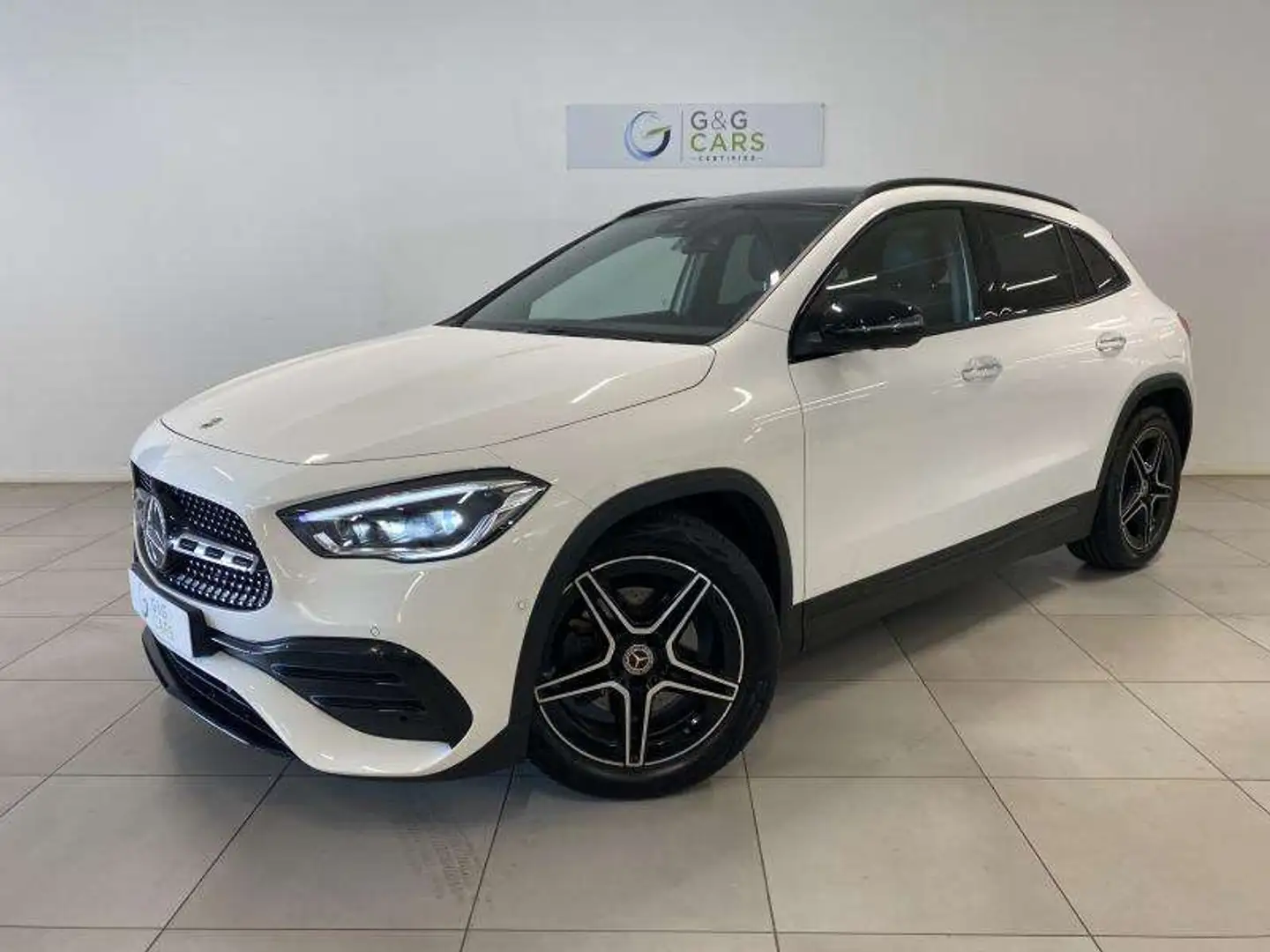 Mercedes-Benz GLA 200 PACK AMG - TOIT OUVRANT - SIEGES ELECTRIQUES Blanc - 1