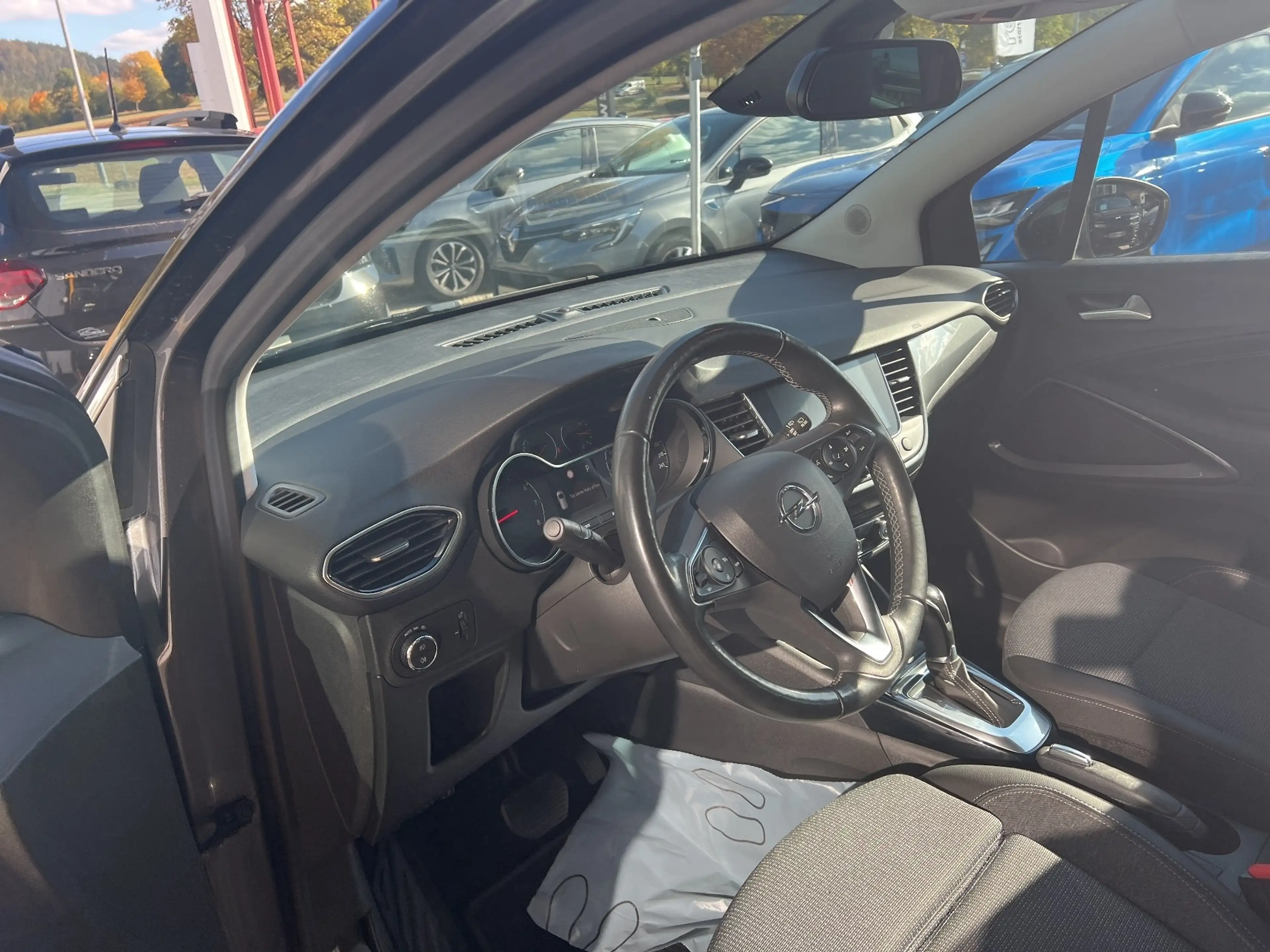Opel Crossland X Opel Crossland 1.2 Turbo Edition S/S AHK 8-Fach Bereift — photo 7