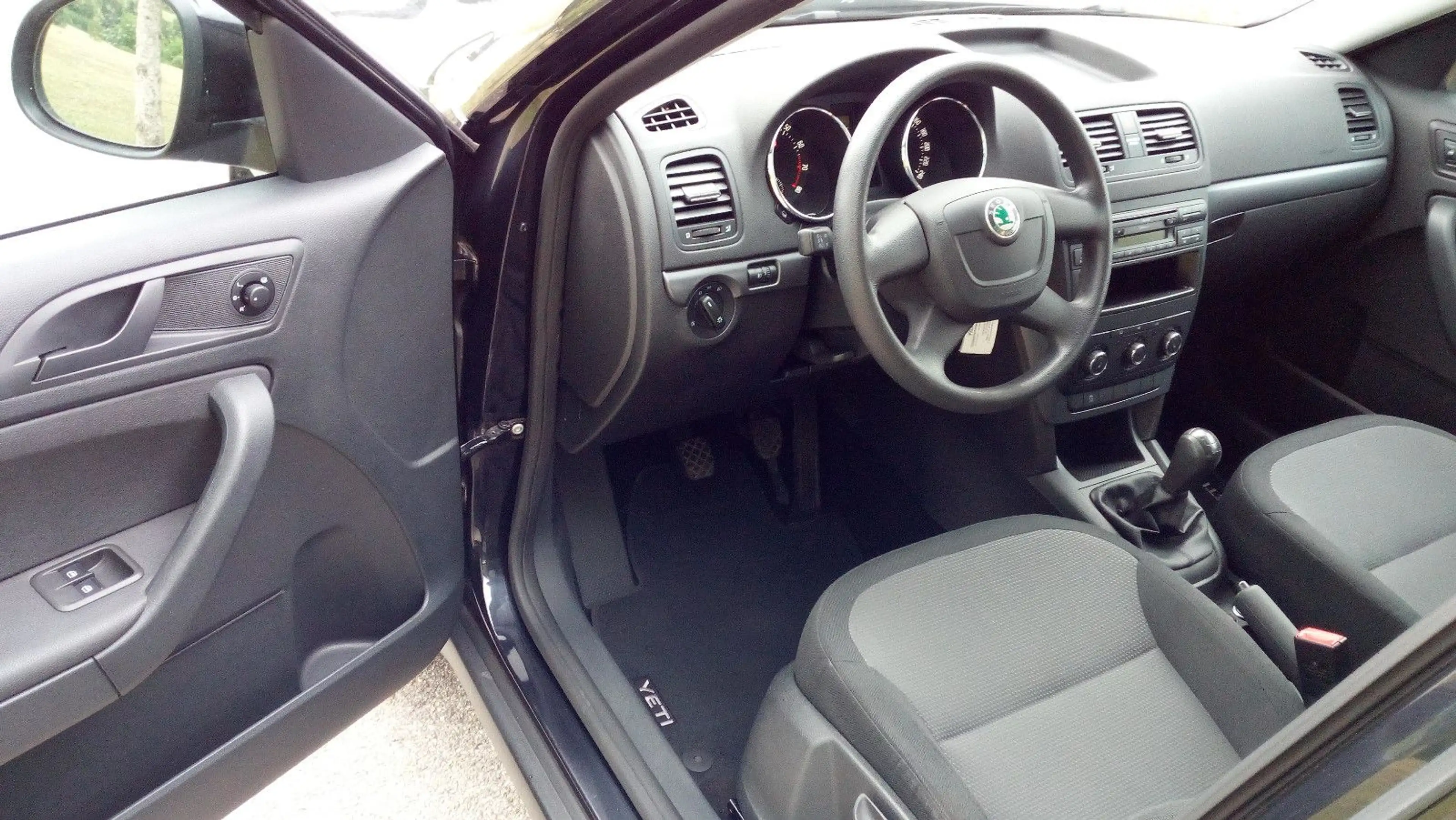 Skoda Yeti 1,4 TSi Active Plus Edition aus 1. Hand — photo 6