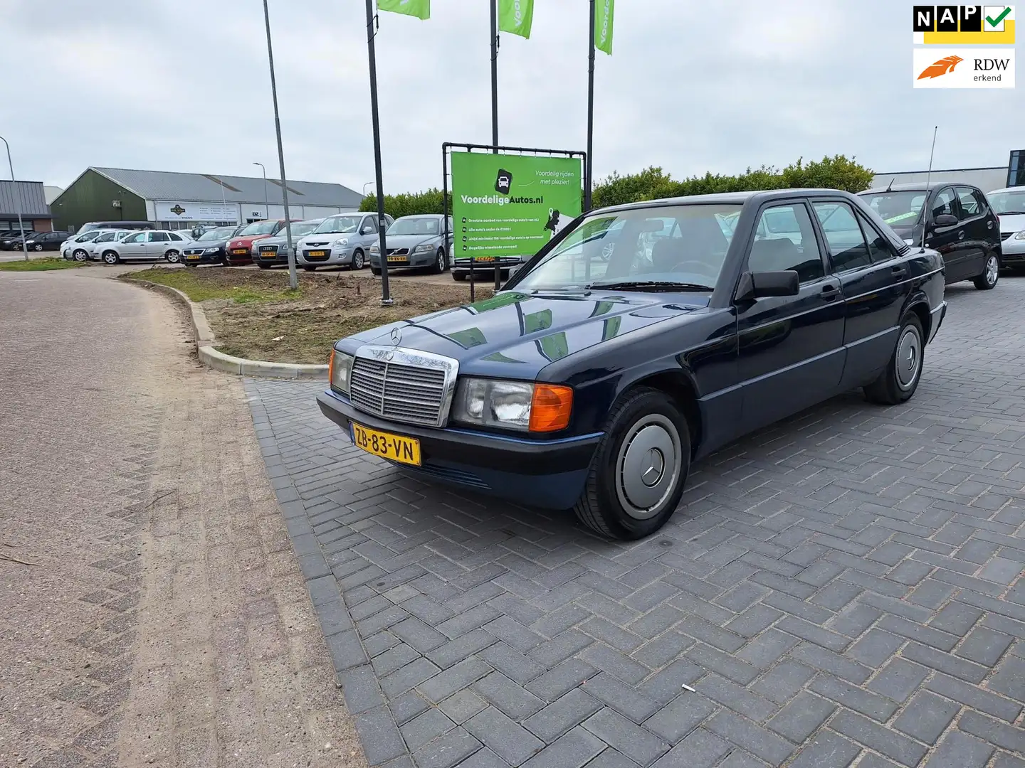 Mercedes-Benz 190 1.8 E Basic / Super leuke auto / APK maart 2027 Синій - 1