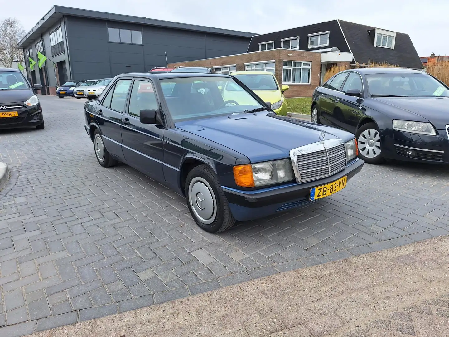 Mercedes-Benz 190 1.8 E Basic / Super leuke auto / APK maart 2027 Синій - 2