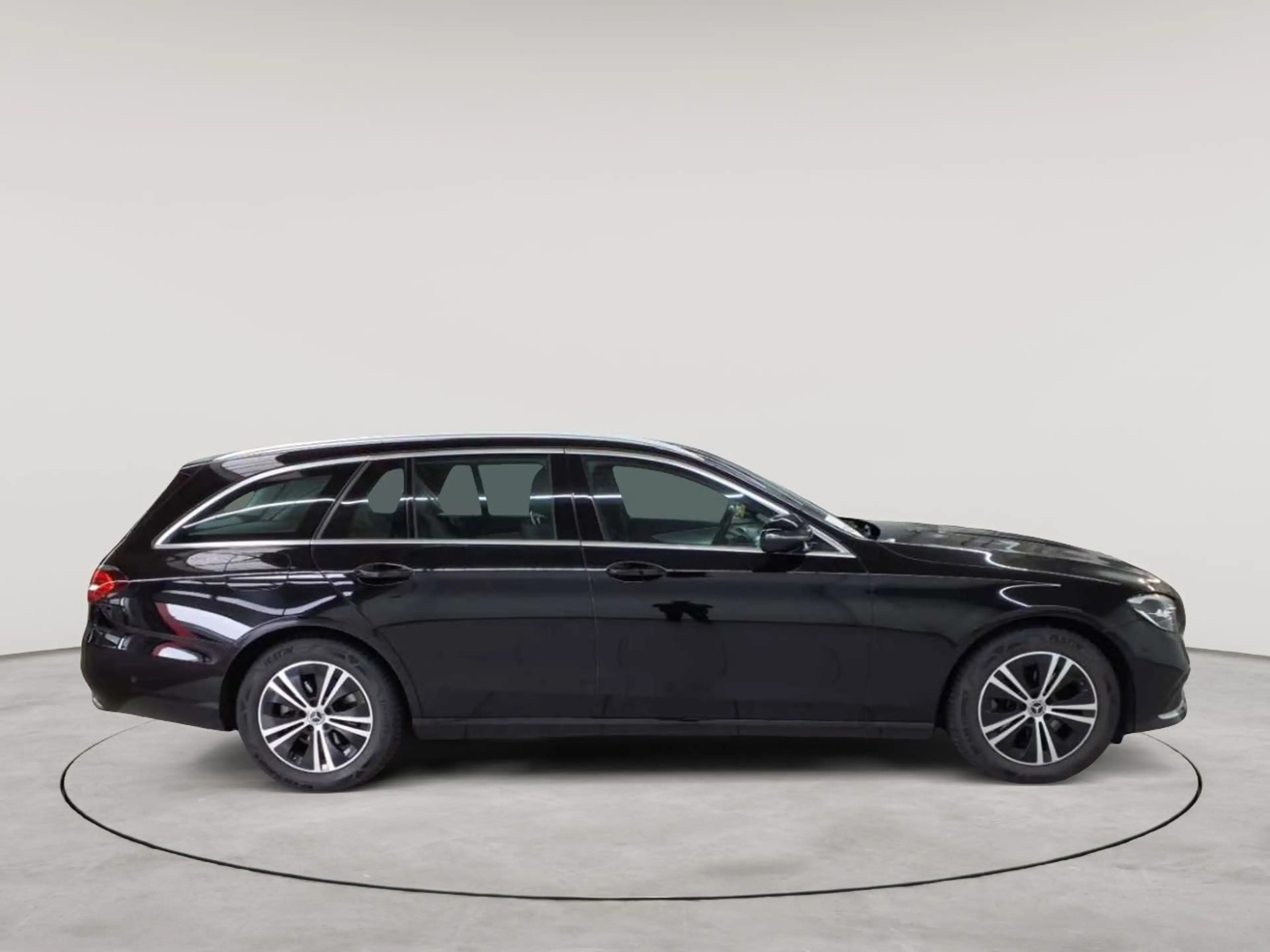 Mercedes-Benz E 220 E 220 d 4Matic T-Ava AHK ABC MBUX StHz — photo 3