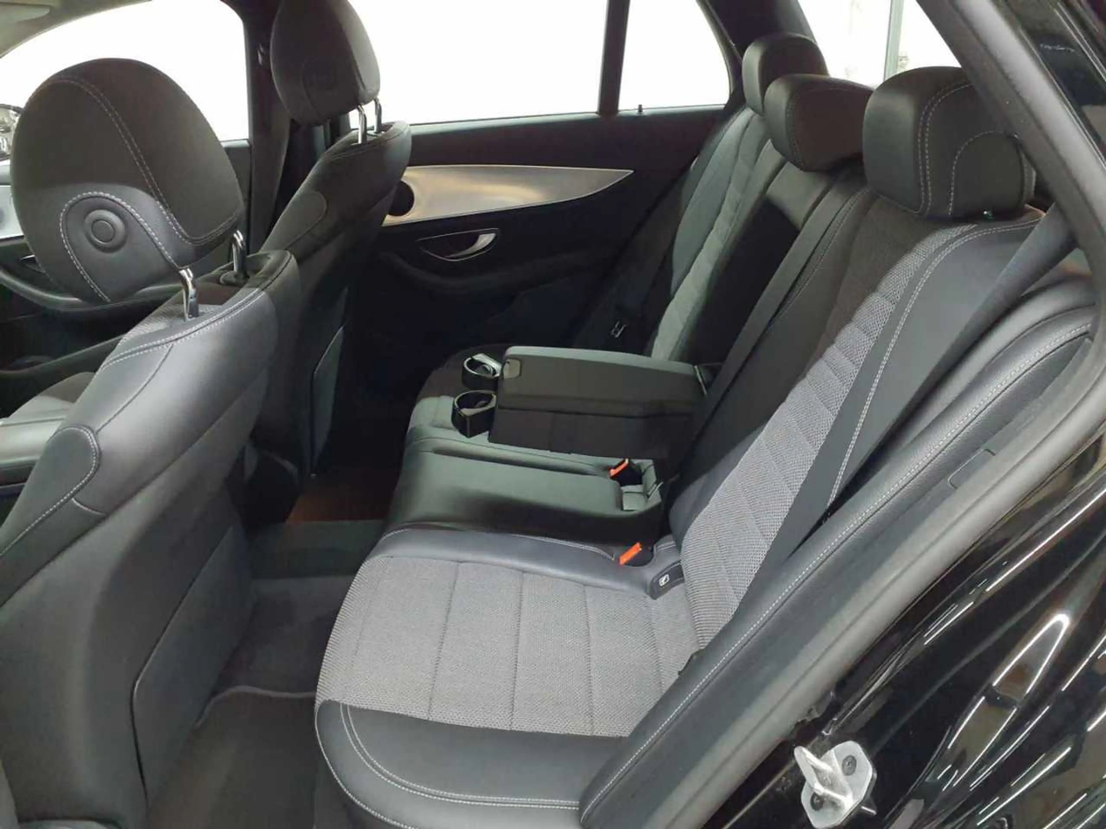 Mercedes-Benz E 220 E 220 d 4Matic T-Ava AHK ABC MBUX StHz — photo 14