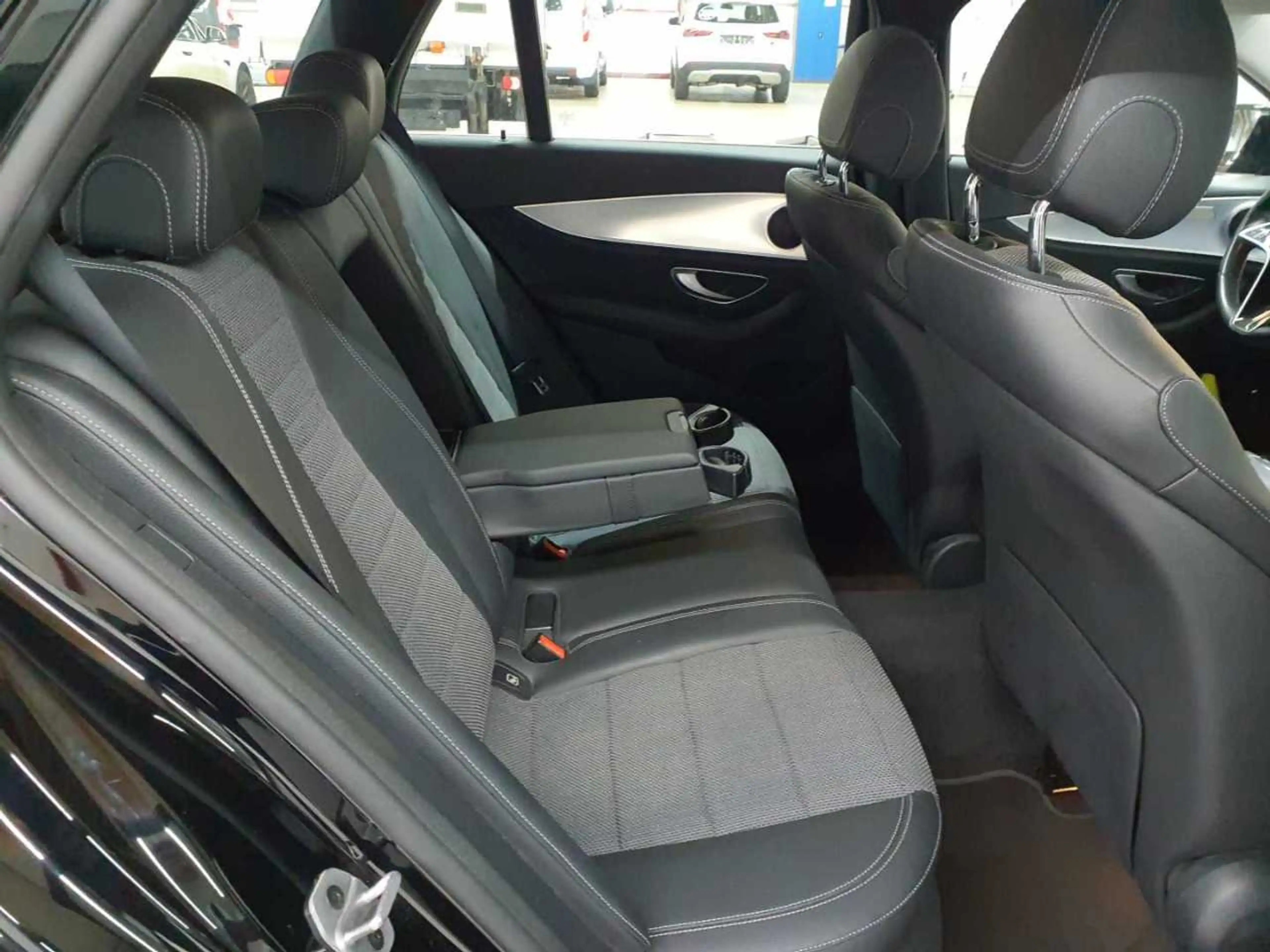 Mercedes-Benz E 220 E 220 d 4Matic T-Ava AHK ABC MBUX StHz — photo 13