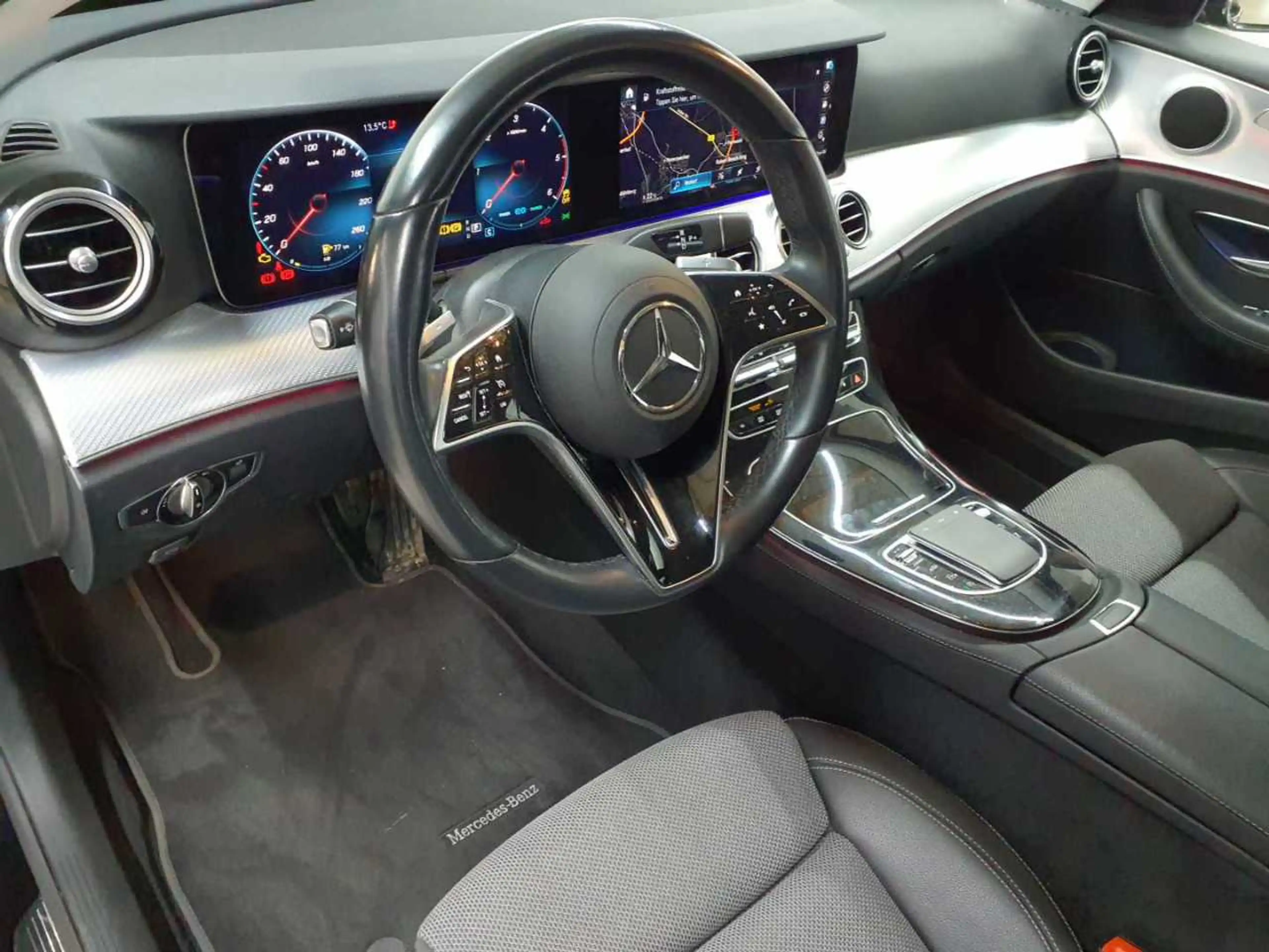 Mercedes-Benz E 220 E 220 d 4Matic T-Ava AHK ABC MBUX StHz — photo 9