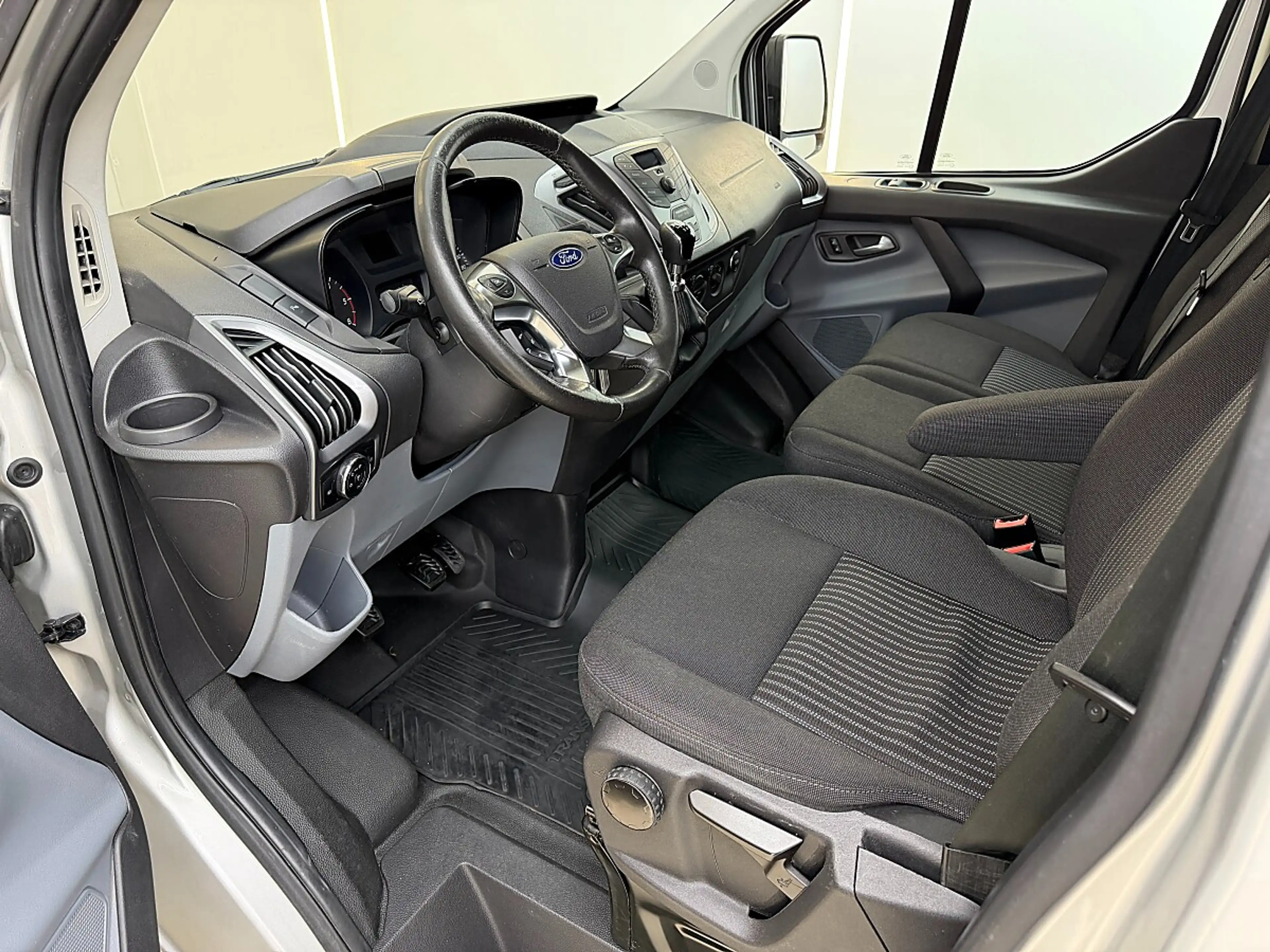 Ford Transit Custom 290 2,0TDCi L2H1 *Erstbesitz*Klima*Sitzheizung*... — photo 8