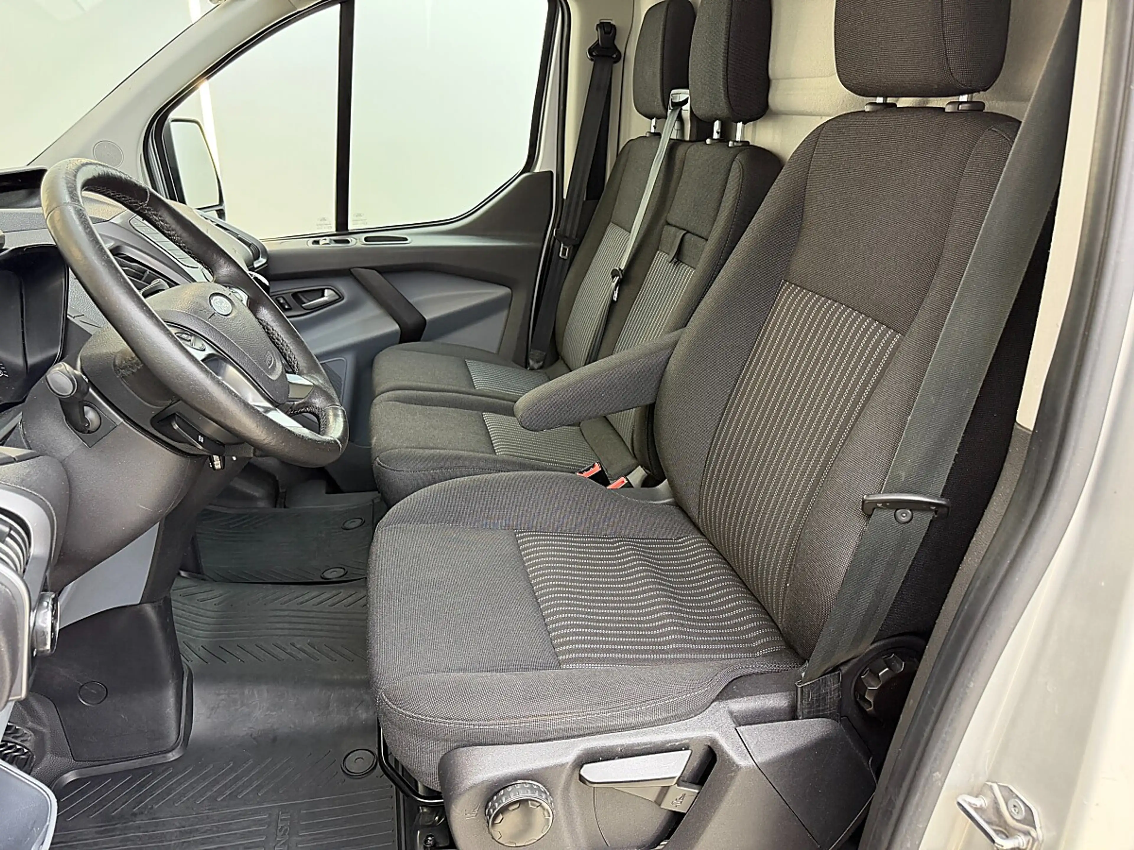 Ford Transit Custom 290 2,0TDCi L2H1 *Erstbesitz*Klima*Sitzheizung*... — photo 9