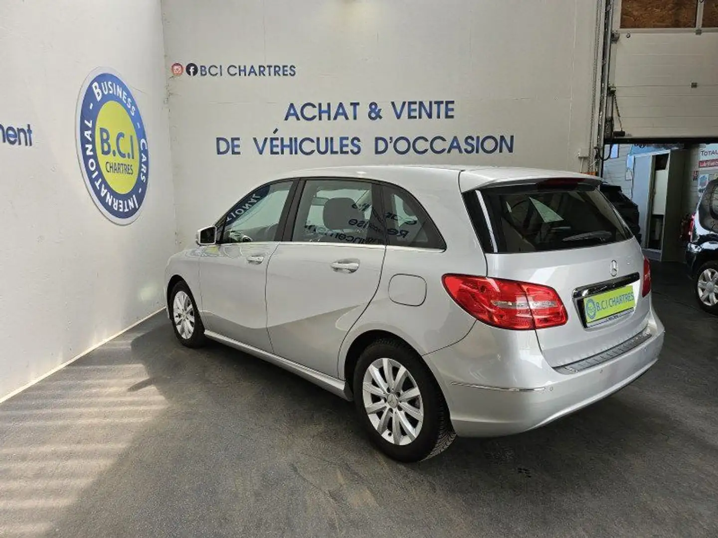 Mercedes-Benz B 180 180 CLASSIC Gris - 2