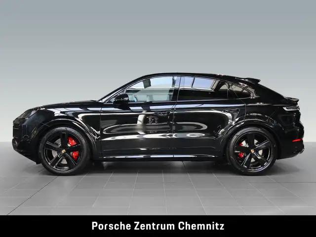 Porsche Cayenne view 2