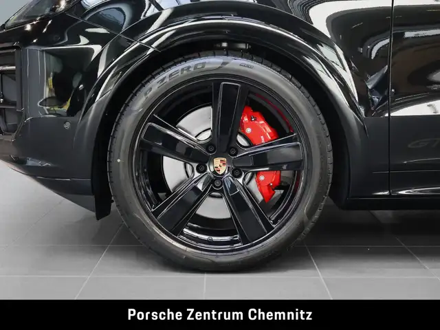 Porsche Cayenne view 6