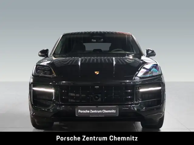 Porsche Cayenne view 4