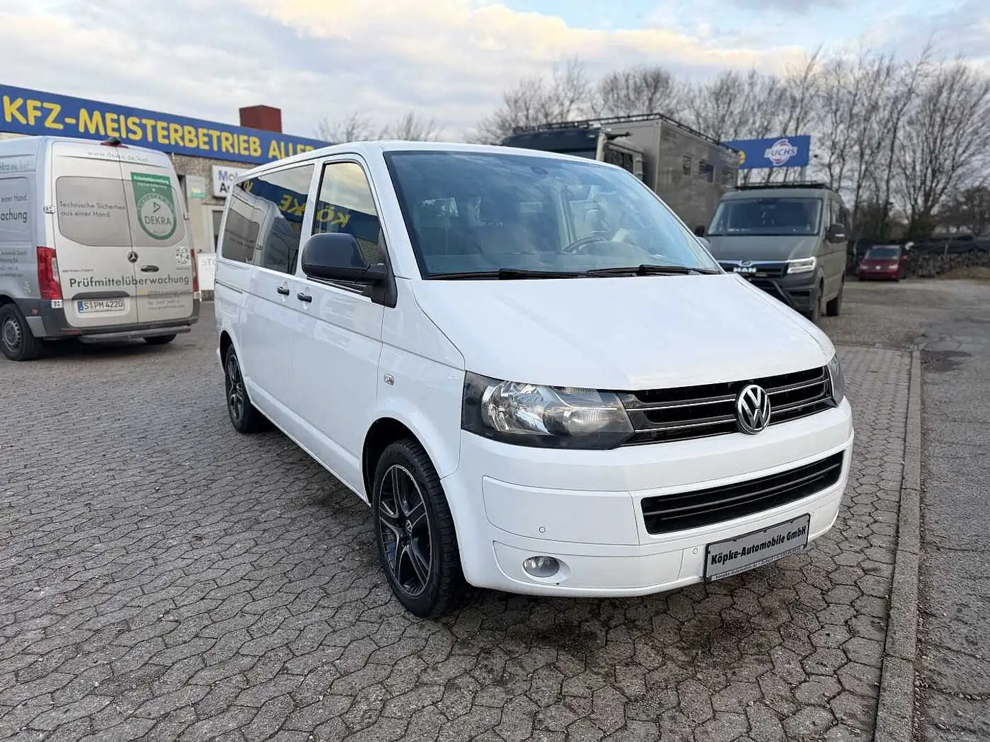 Volkswagen T5 Multivan Multivan T5 2.0 TDI/Climatronic 3 Zonen/PDC/AHK Weiß - 2