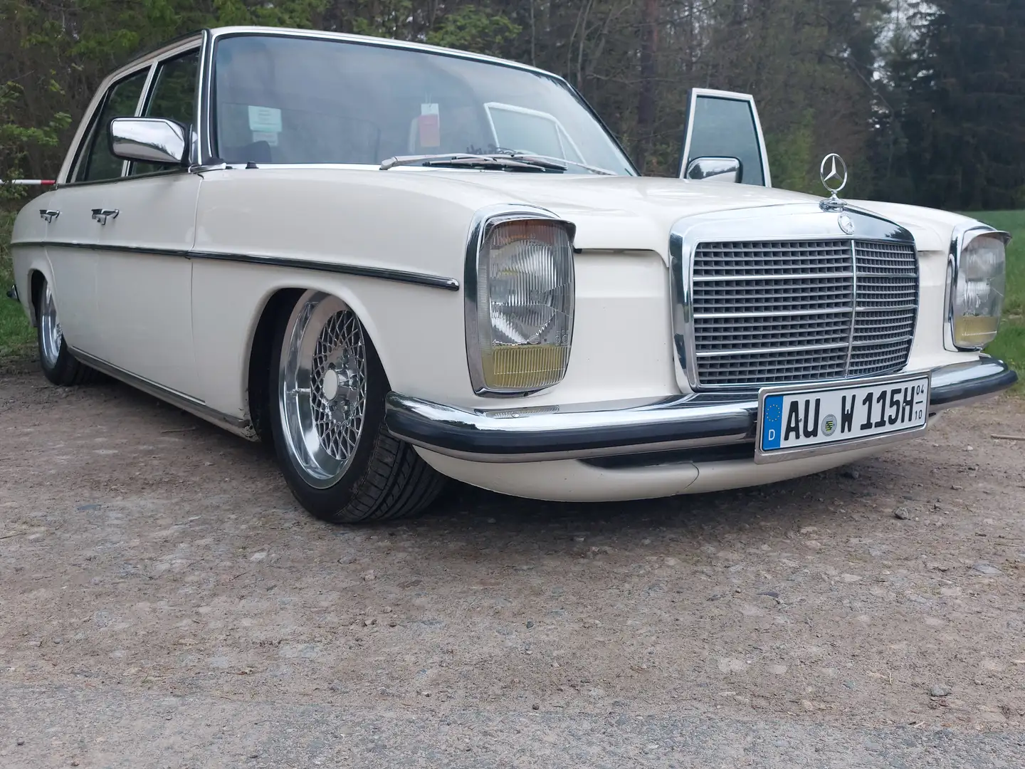 Mercedes-Benz W 114/115 Strich-Acht White - 1