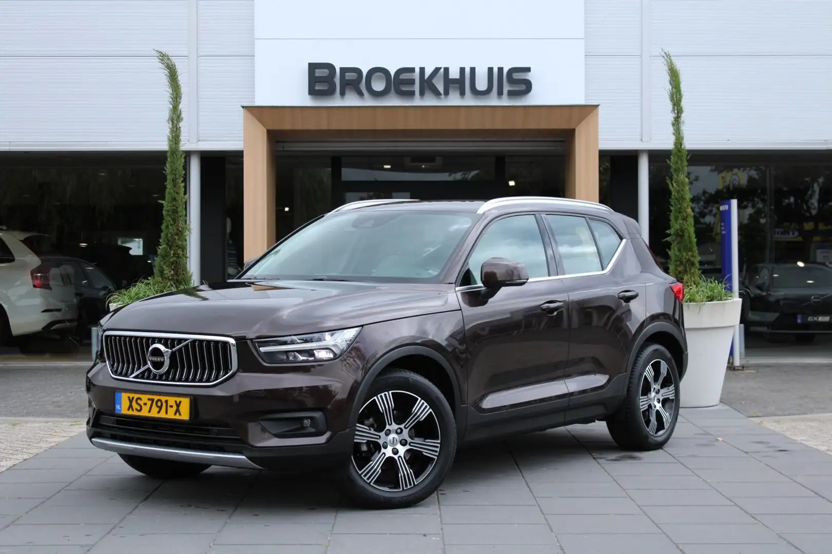 Volvo XC40 1.5 T3 Inscription | Stoel + Stuurwielverwarming | Bruin - 1