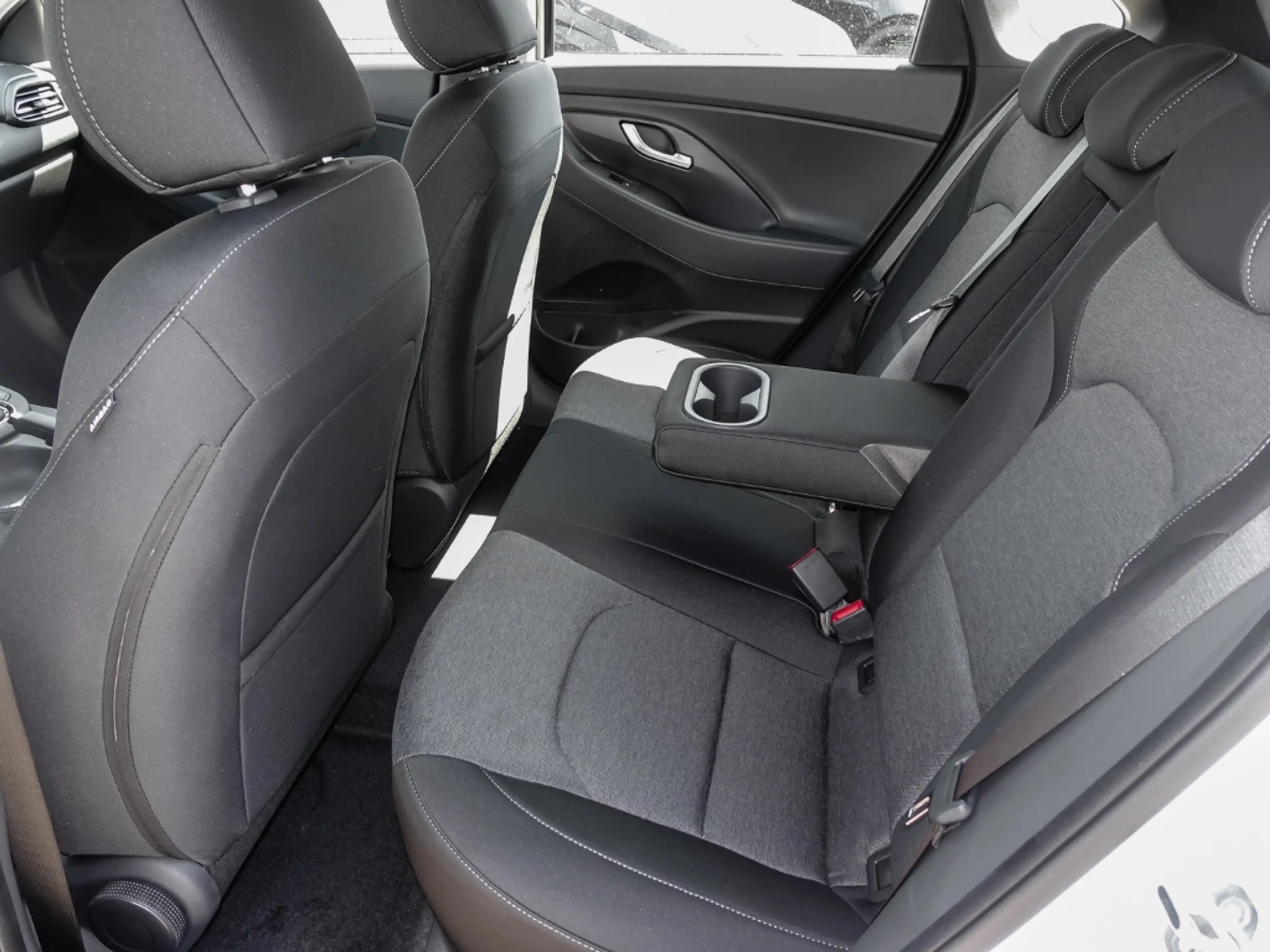 Hyundai i30 Trend El. Panodach Navi LED Apple CarPlay Android — photo 14