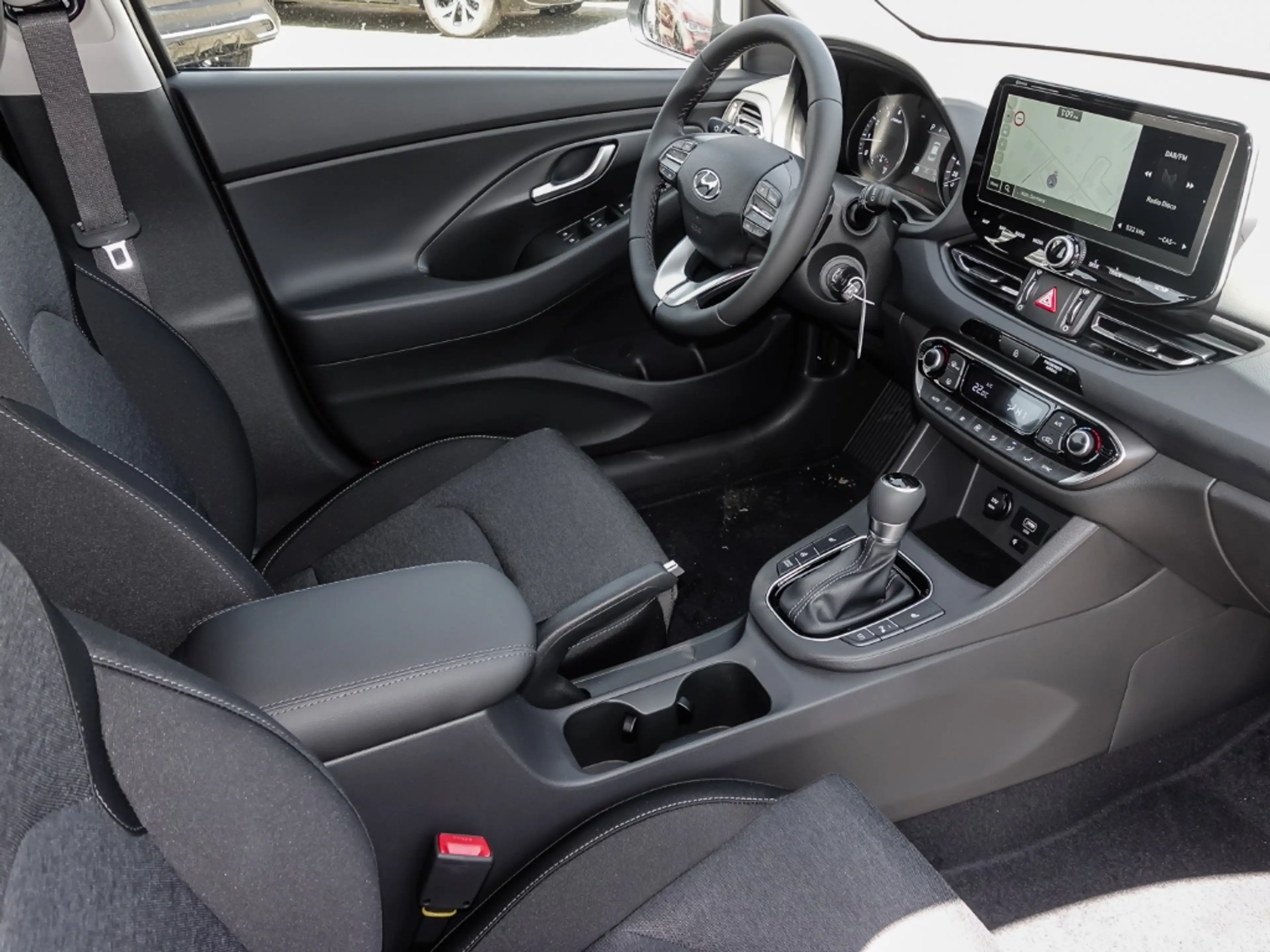Hyundai i30 Trend El. Panodach Navi LED Apple CarPlay Android — photo 4