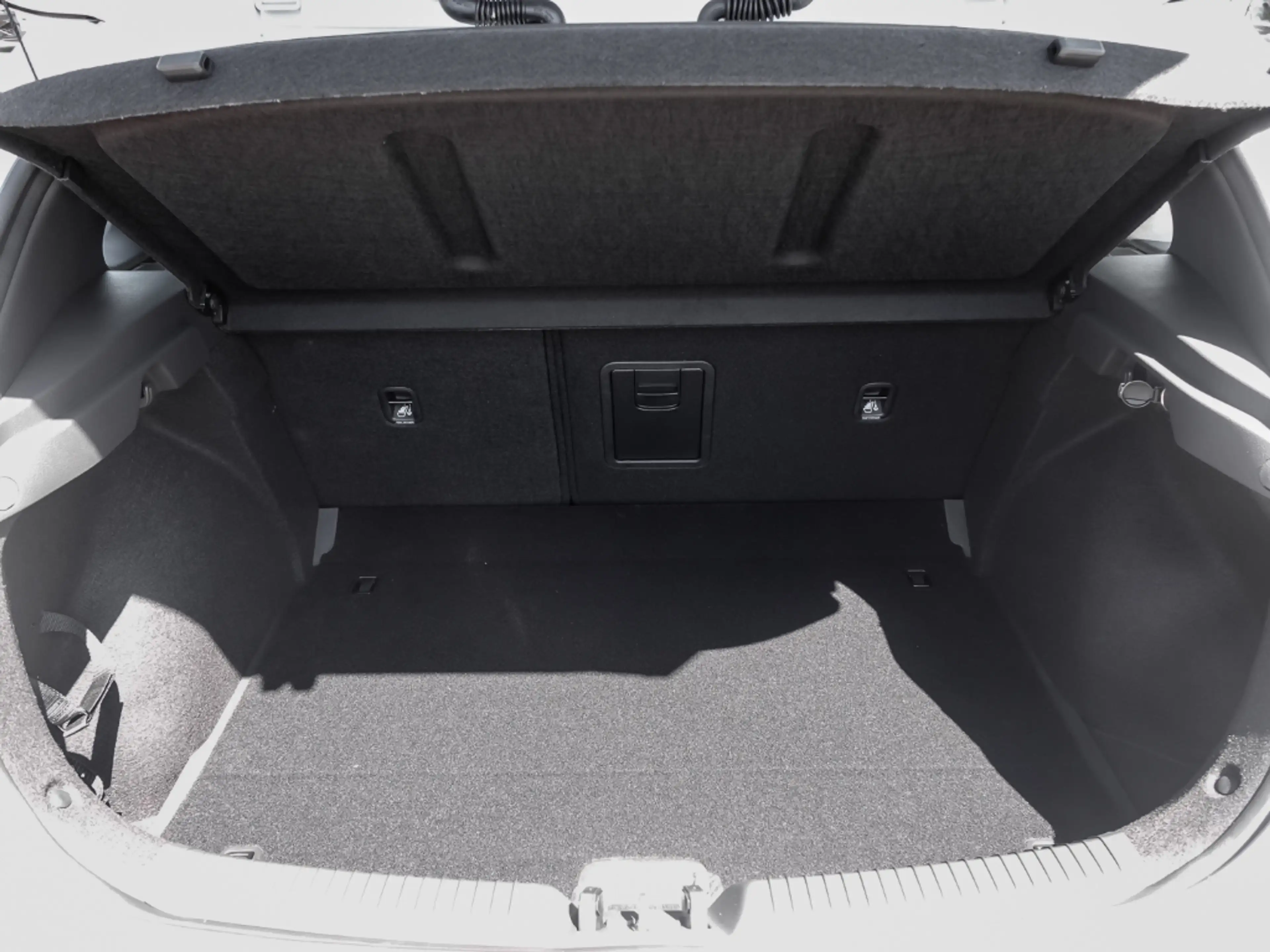 Hyundai i30 Trend El. Panodach Navi LED Apple CarPlay Android — photo 15