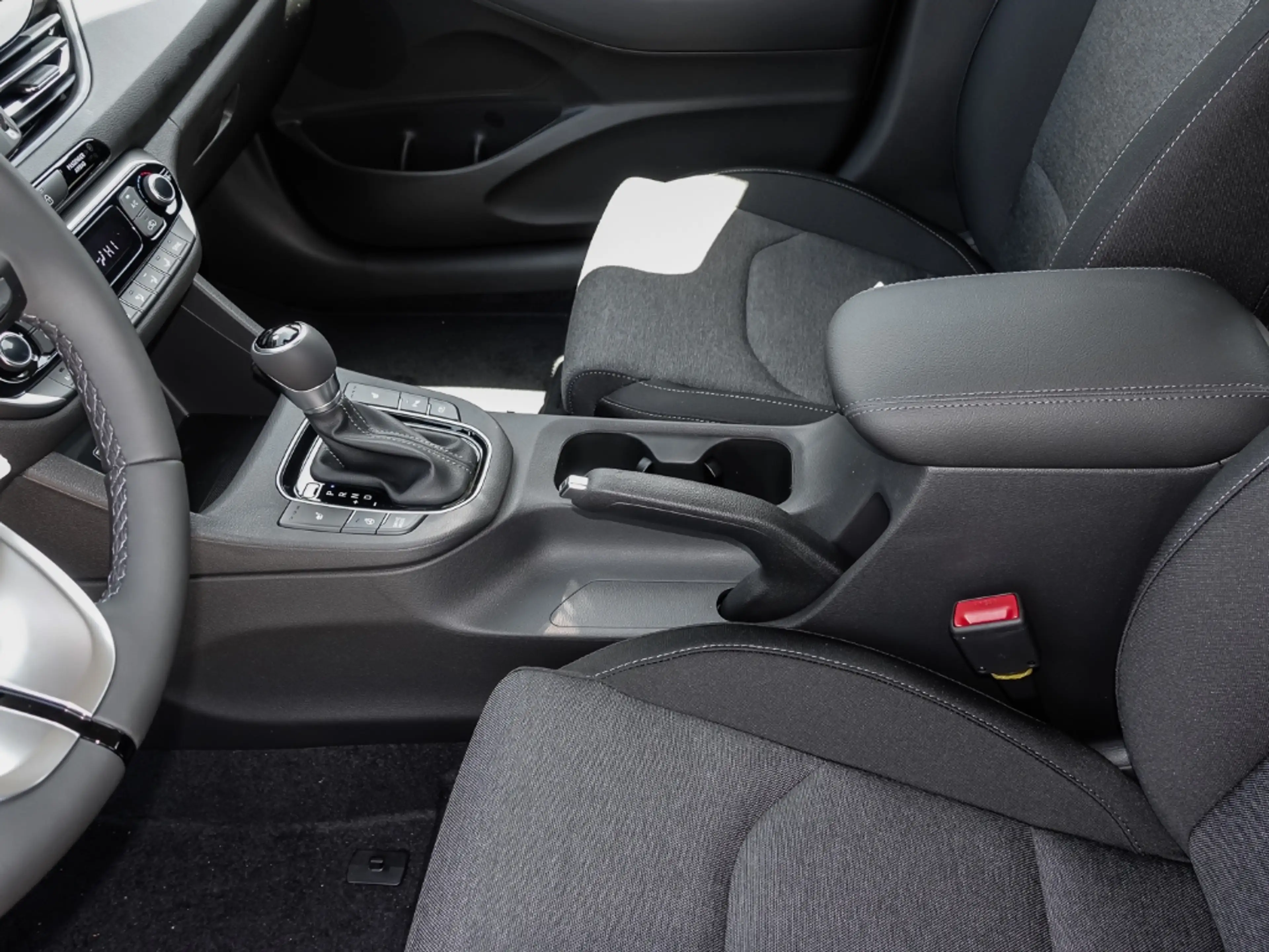 Hyundai i30 Trend El. Panodach Navi LED Apple CarPlay Android — photo 12