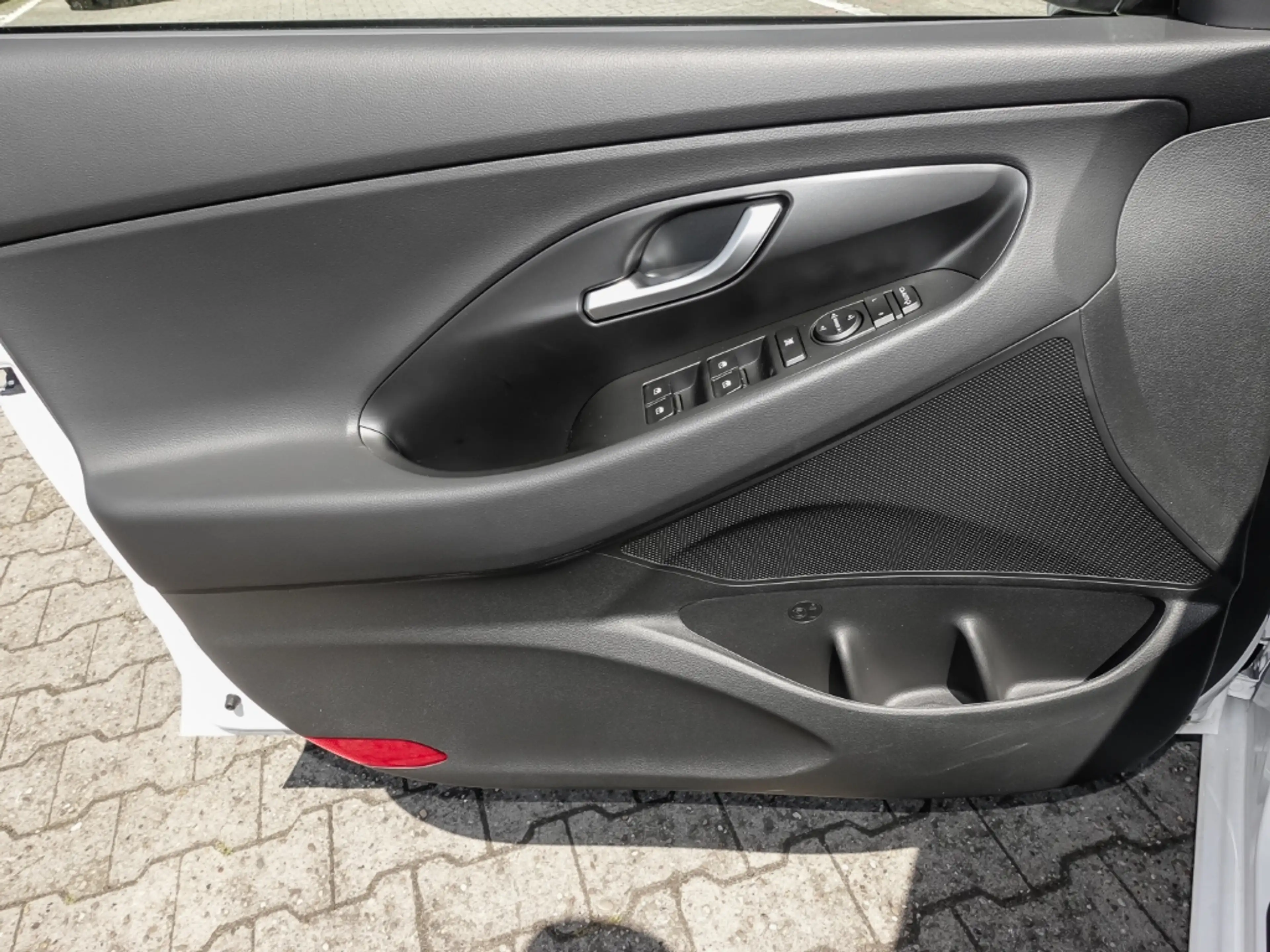 Hyundai i30 Trend El. Panodach Navi LED Apple CarPlay Android — photo 13