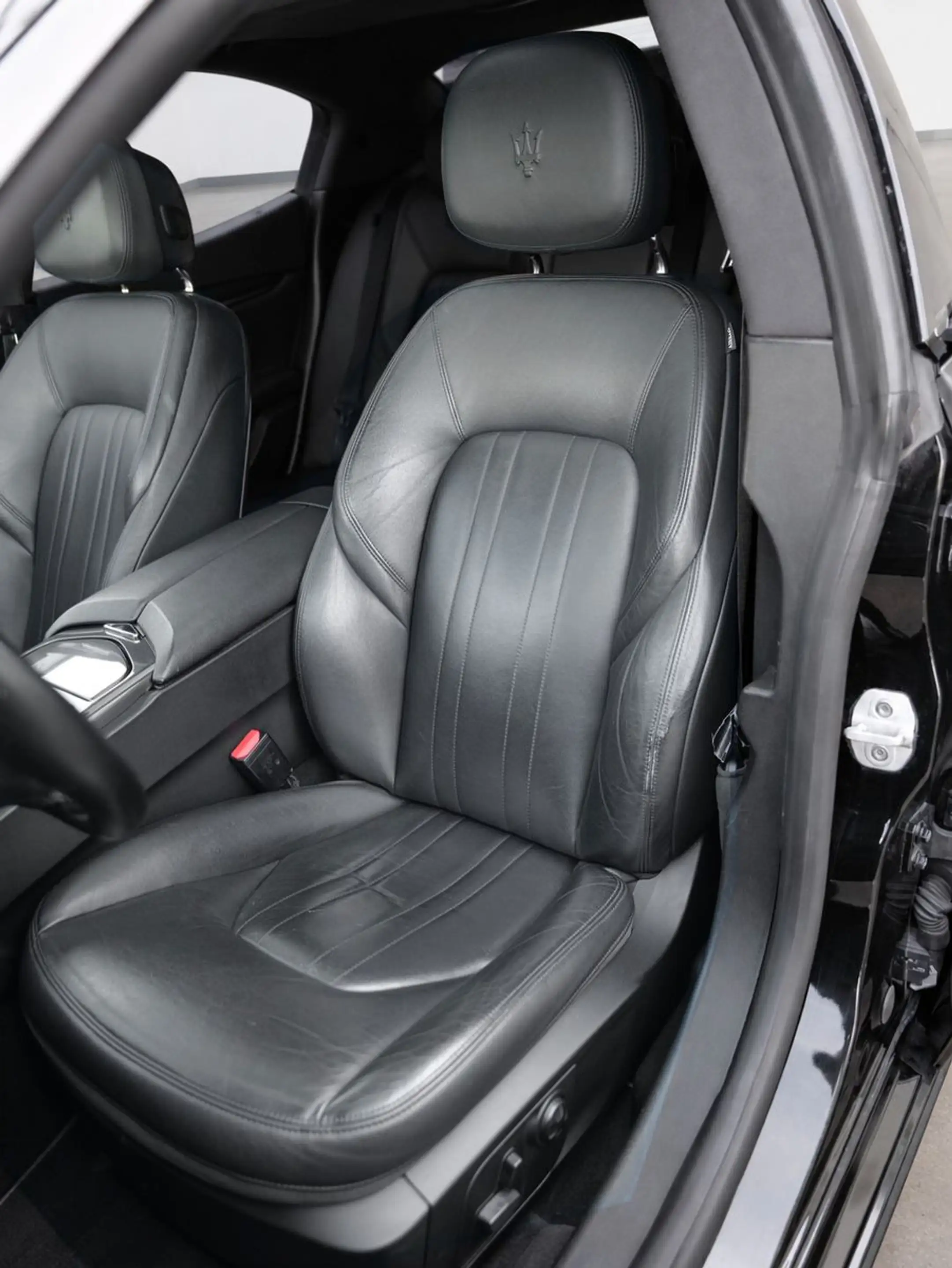 Maserati Ghibli 3.0 V6 Diesel ALCANTARA+MEMORY+21"+CAM — photo 11