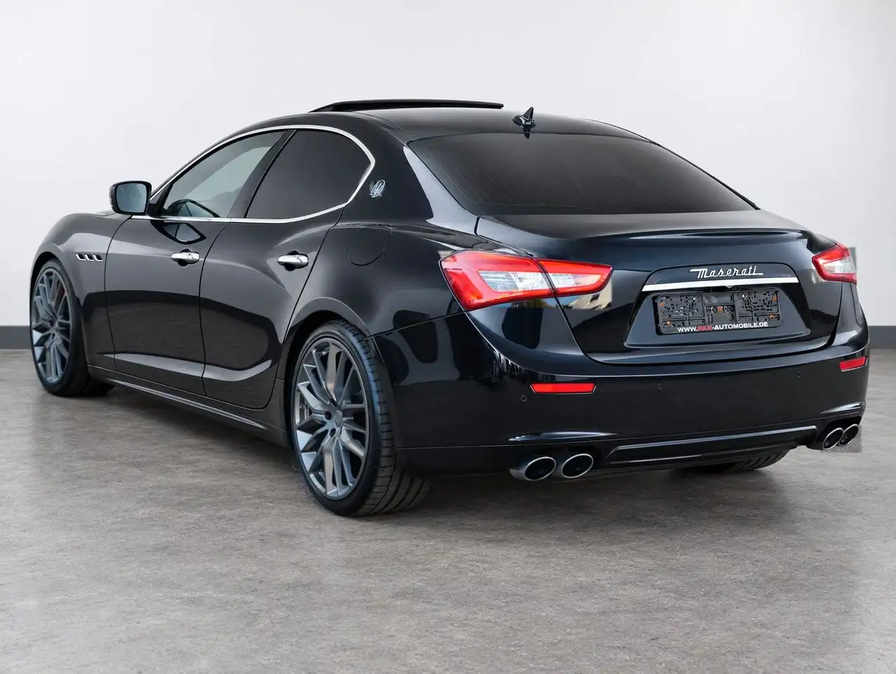 Maserati Ghibli 3.0 V6 Diesel | 275 ch | BVA | Jantes 21" | Sièges mémoire | Toit ouvrant | Caméra de recul | Régulateur adaptatif