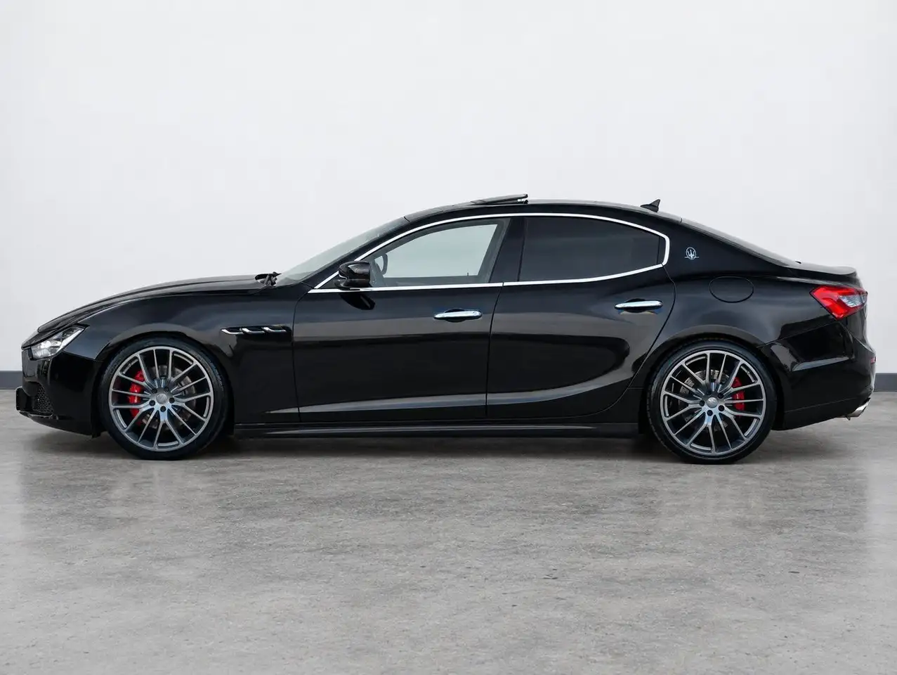 Maserati Ghibli 3.0 V6 Diesel | 275 ch | BVA | Jantes 21" | Sièges mémoire | Toit ouvrant | Caméra de recul | Régulateur adaptatif