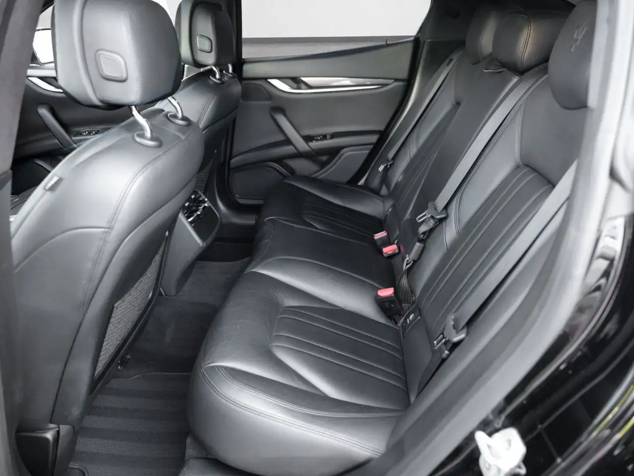 Maserati Ghibli 3.0 V6 Diesel | 275 ch | BVA | Jantes 21" | Sièges mémoire | Toit ouvrant | Caméra de recul | Régulateur adaptatif