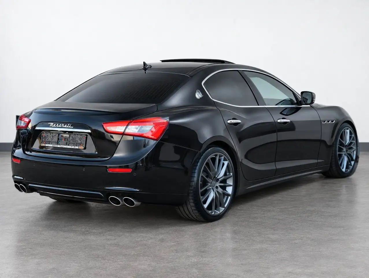 Maserati Ghibli 3.0 V6 Diesel | 275 ch | BVA | Jantes 21" | Sièges mémoire | Toit ouvrant | Caméra de recul | Régulateur adaptatif