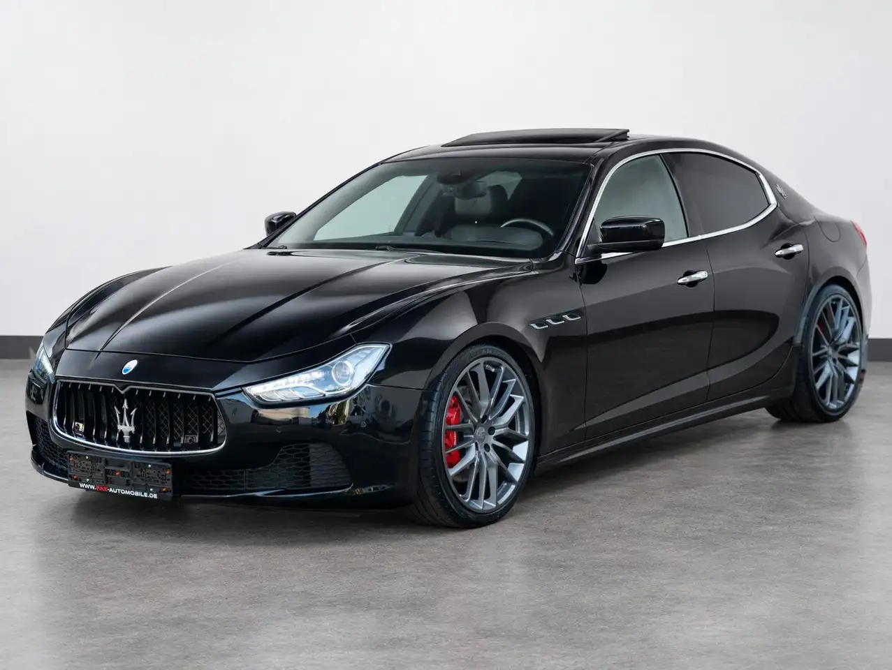 Maserati Ghibli 3.0 V6 Diesel | 275 ch | BVA | Jantes 21" | Sièges mémoire | Toit ouvrant | Caméra de recul | Régulateur adaptatif