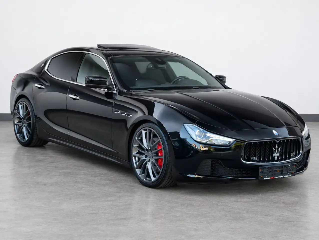Maserati Ghibli 3.0 V6 Diesel | 275 ch | BVA | Jantes 21" | Sièges mémoire | Toit ouvrant | Caméra de recul | Régulateur adaptatif