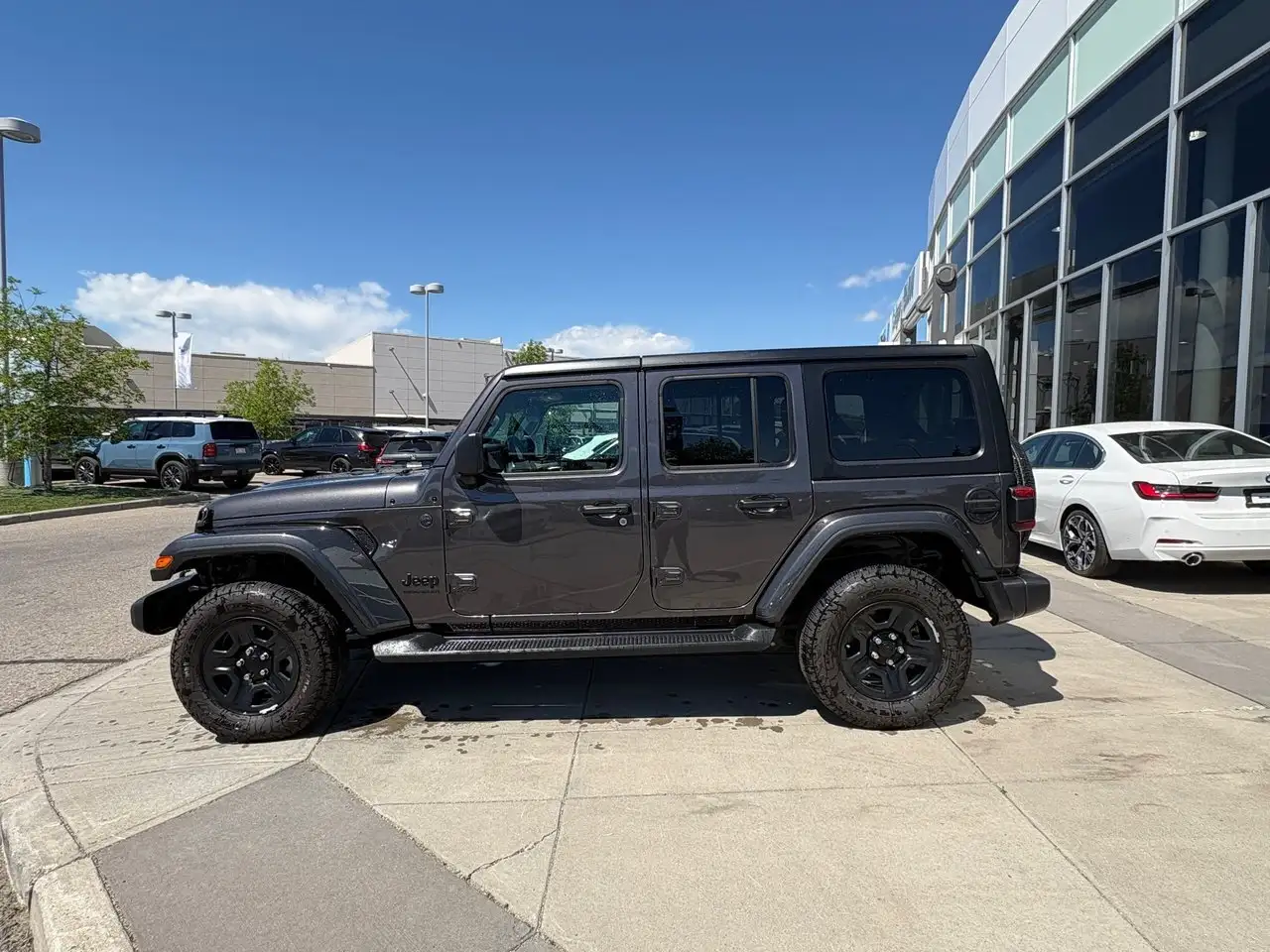 Jeep Wrangler photo Jeep Wrangler