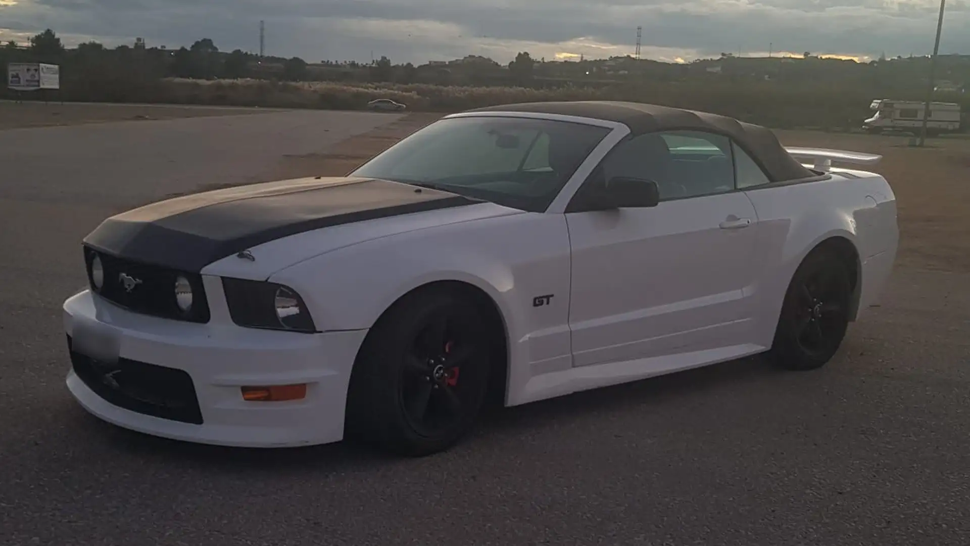 Ford Mustang Blanco - 1