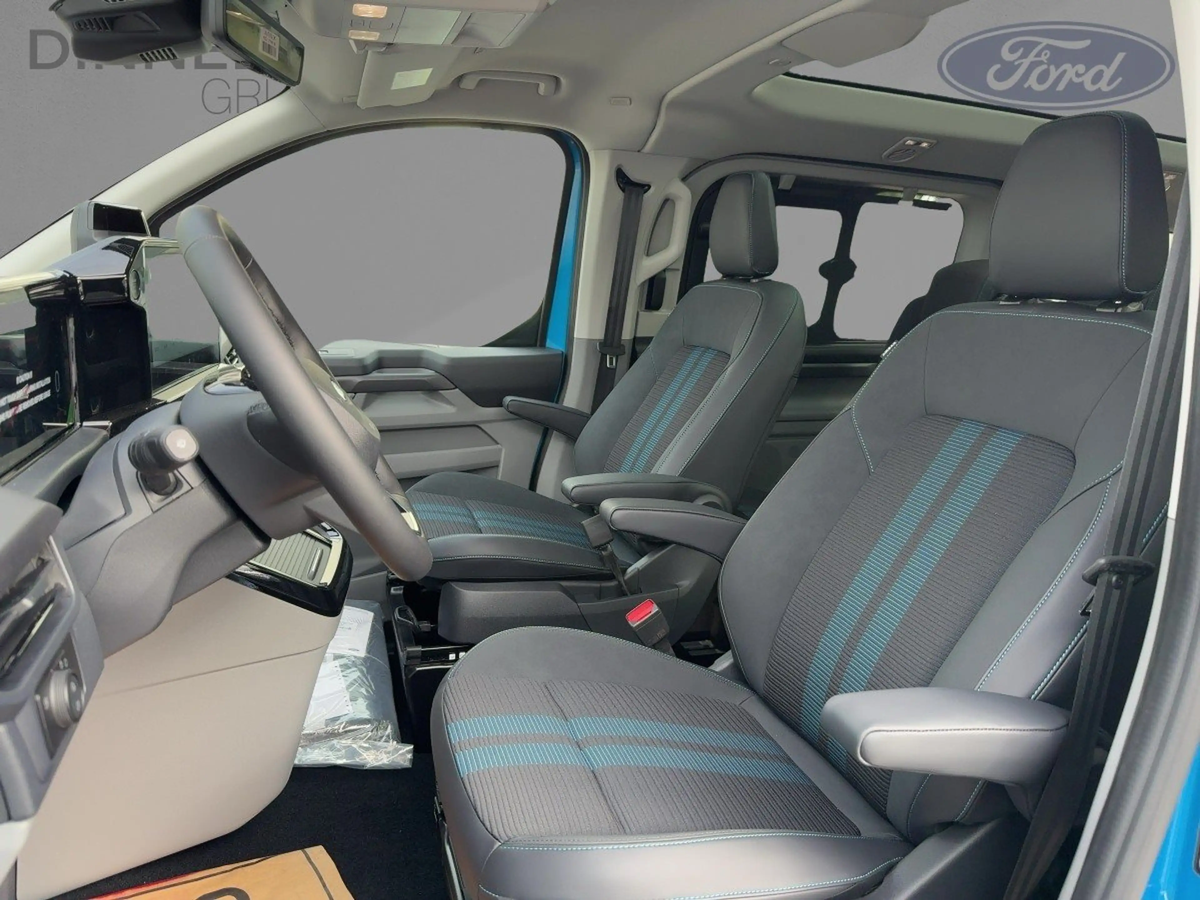 Ford Tourneo Custom Bus 340 L1 Sport 171 kW — photo 8