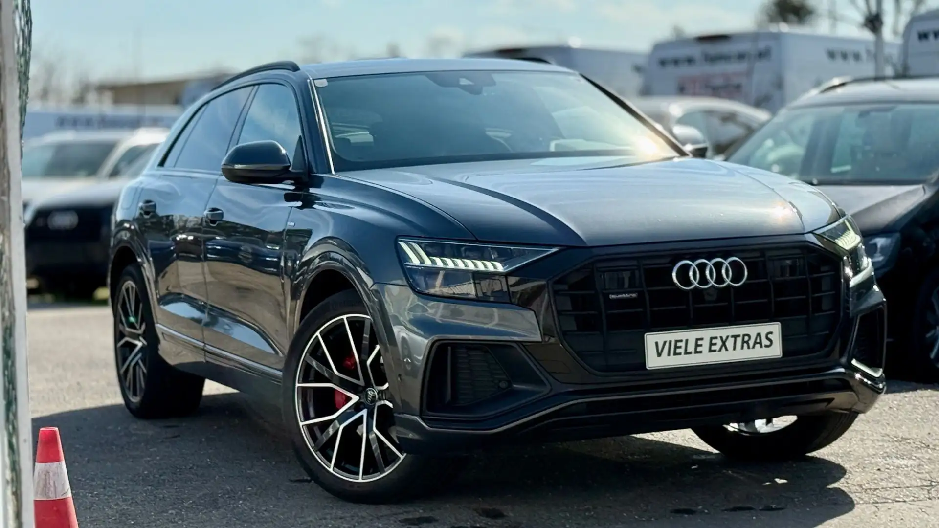 Audi Q8 50 TDI S-Line *Viele-Extras +1.Besitz Quattro Tip Grau - 2