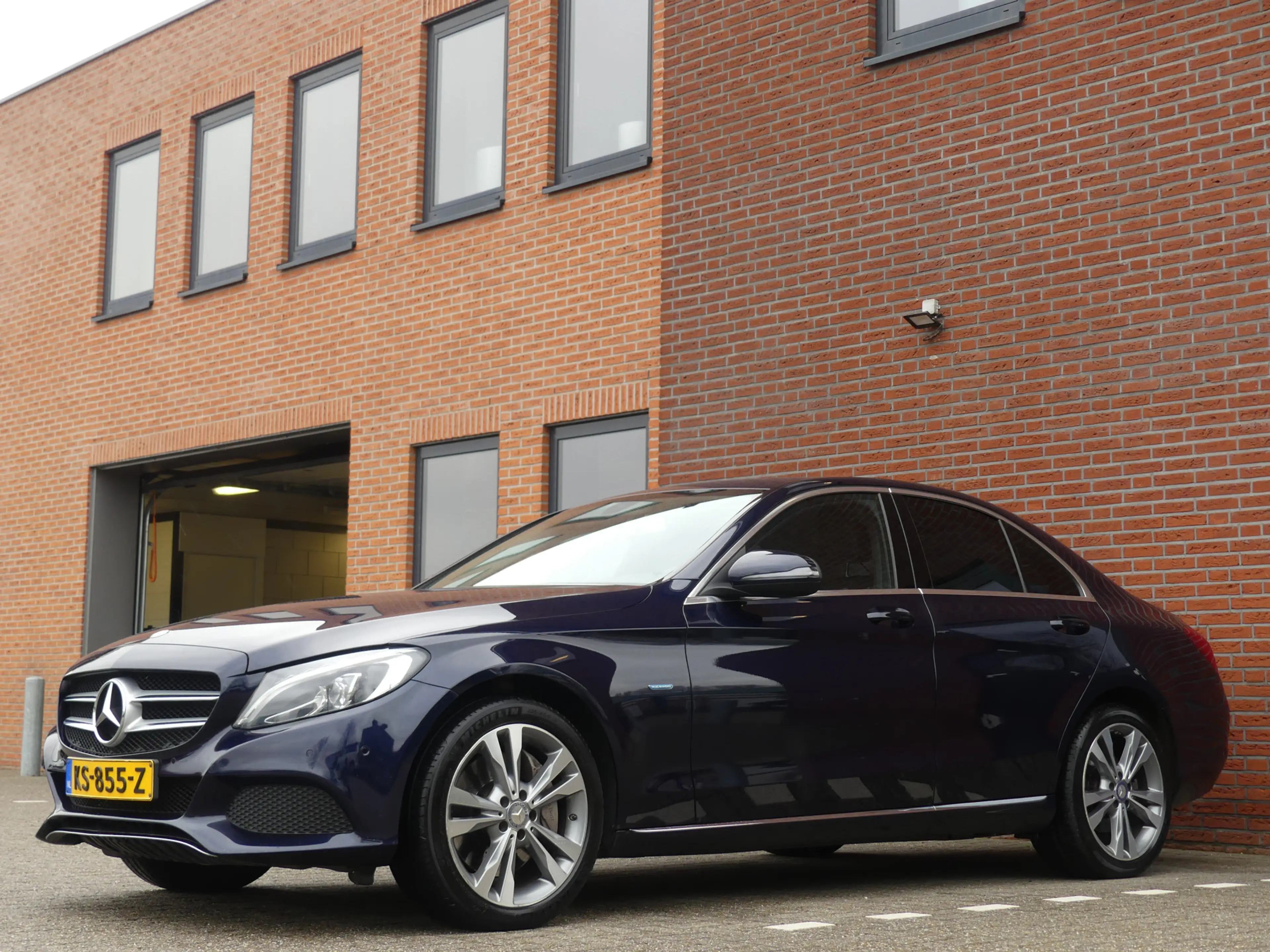 Mercedes-Benz C 350 e / Leer / Sportstoelen / 18inch — photo 23