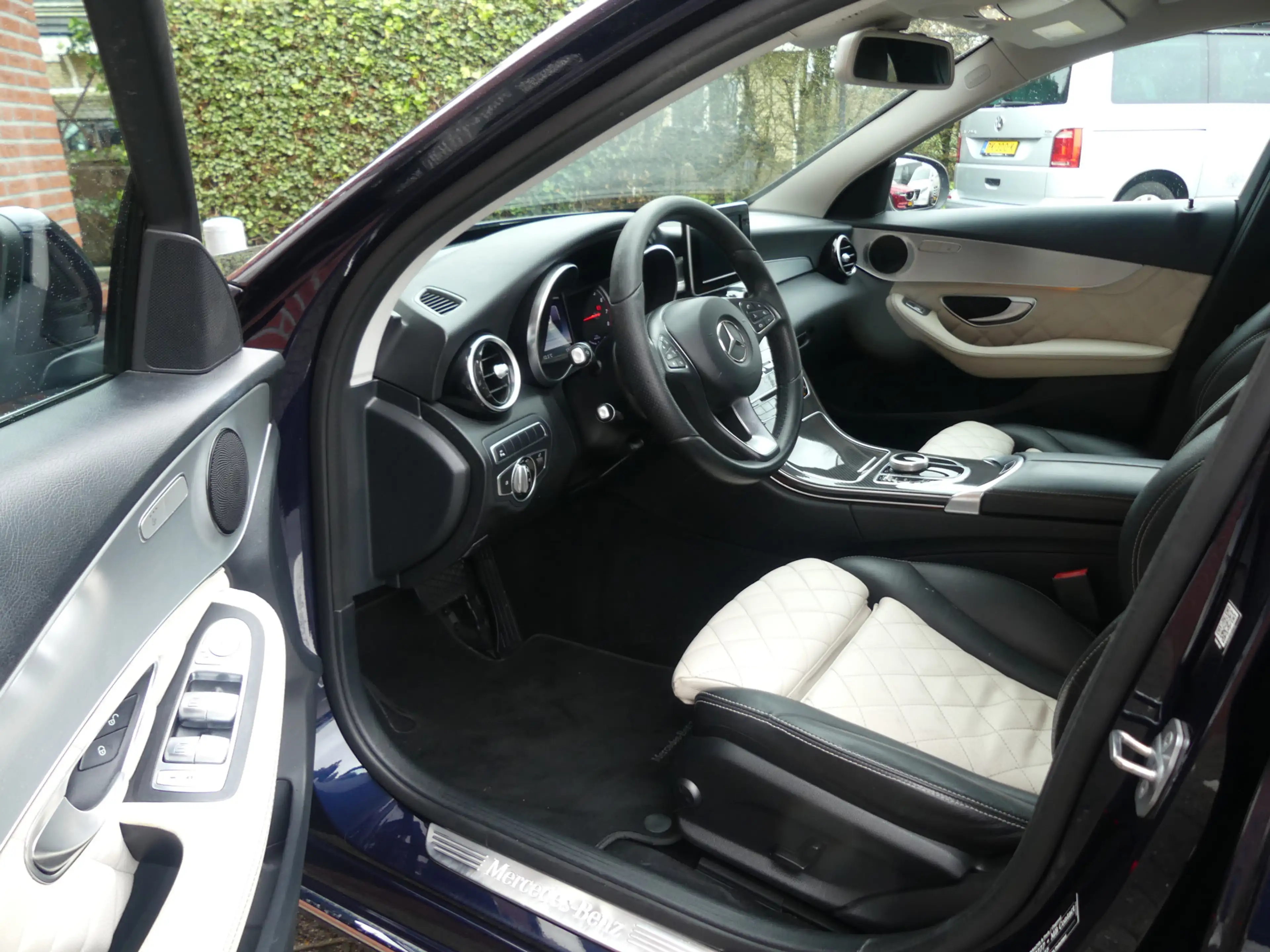 Mercedes-Benz C 350 e / Leer / Sportstoelen / 18inch — photo 5