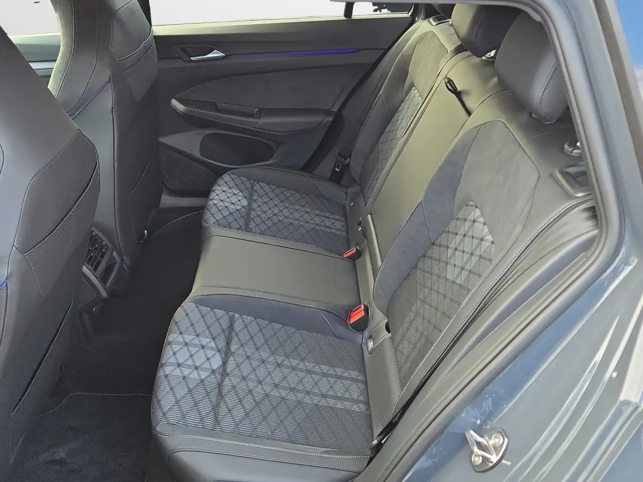 Volkswagen Golf Variant 2.0 TDI DSG R-Line 12