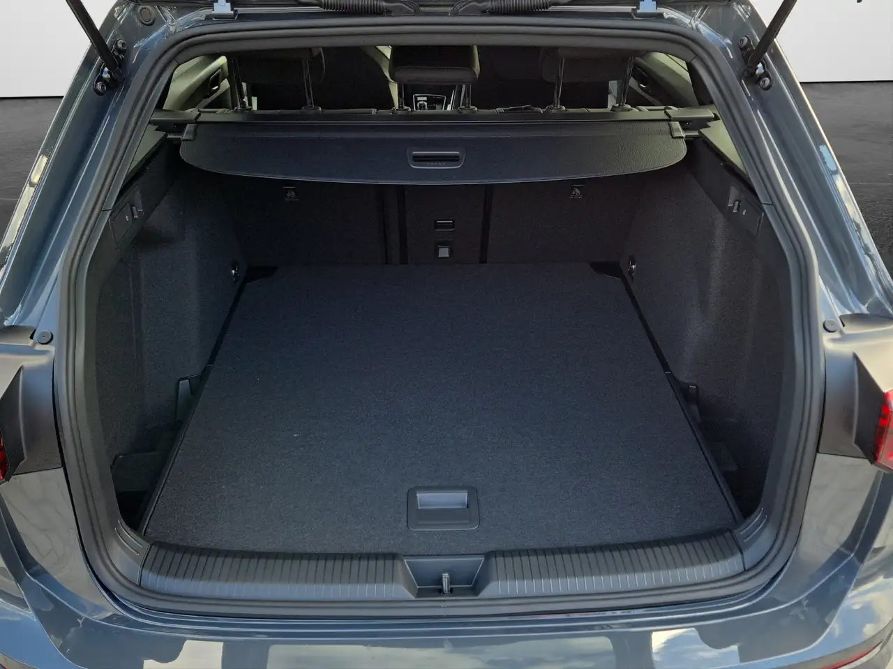 Volkswagen Golf Variant 2.0 TDI DSG R-Line 13