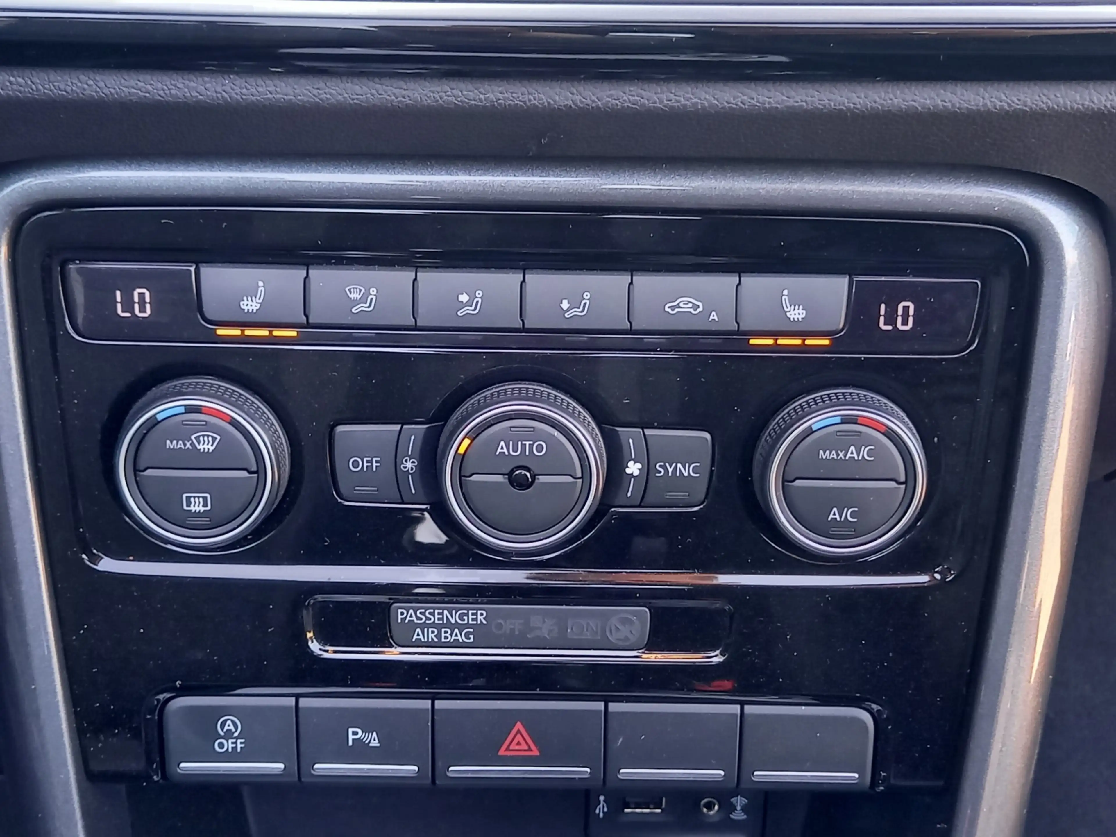 Volkswagen Beetle Cabriolet 1.2 TSI Exclusive Series - CARPLAY / AND — photo 8